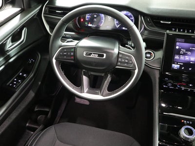 2023 Jeep Grand Cherokee Laredo 4x4