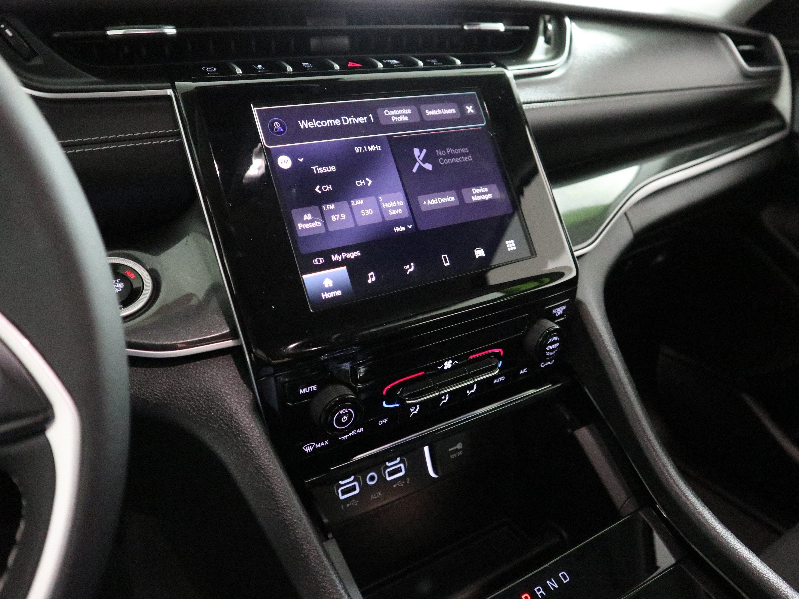 2023 Jeep Grand Cherokee Laredo 4x4