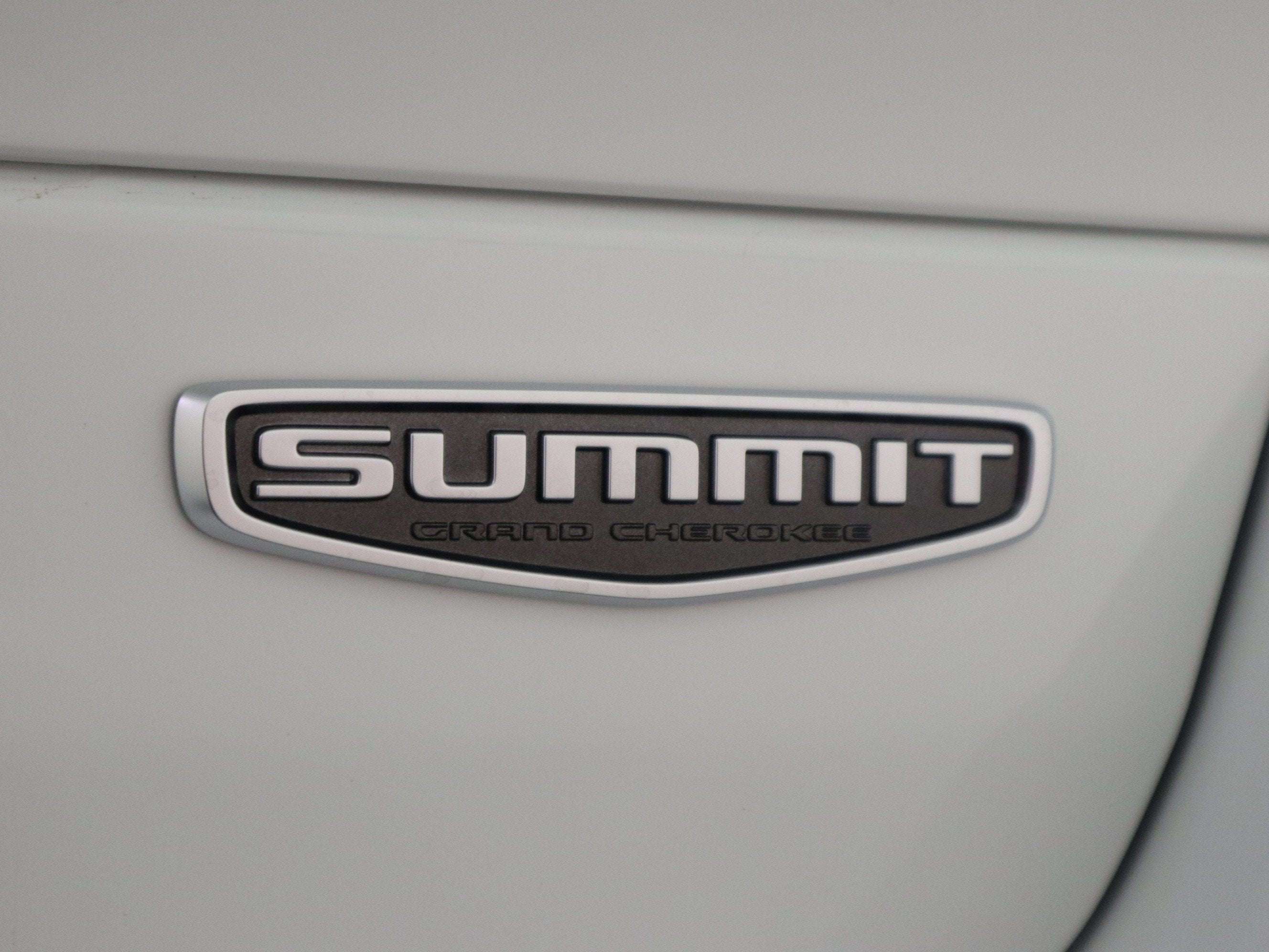 2022 Jeep Grand Cherokee Summit 4x4