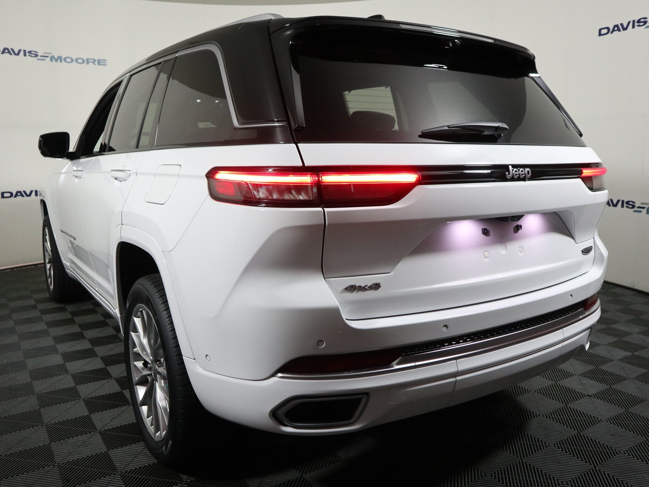 2022 Jeep Grand Cherokee Summit 4x4