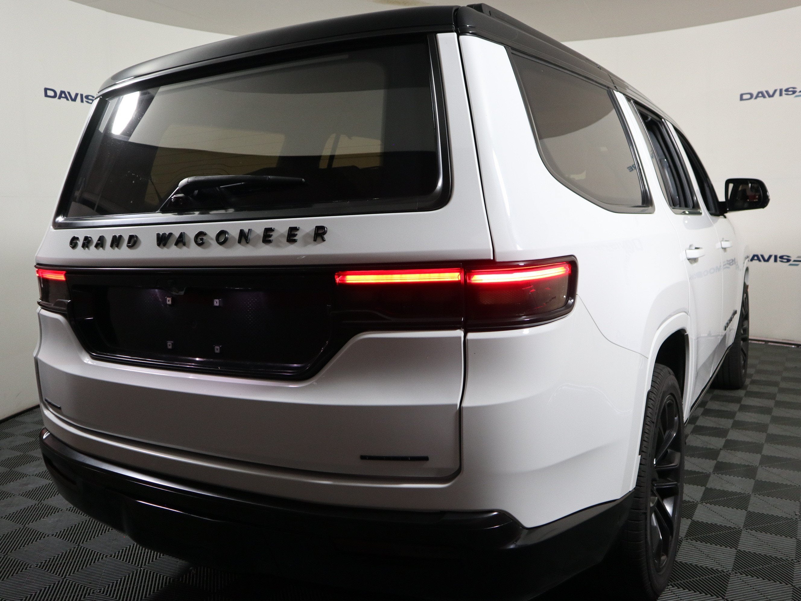 2022 Jeep Grand Wagoneer Series III 4x4