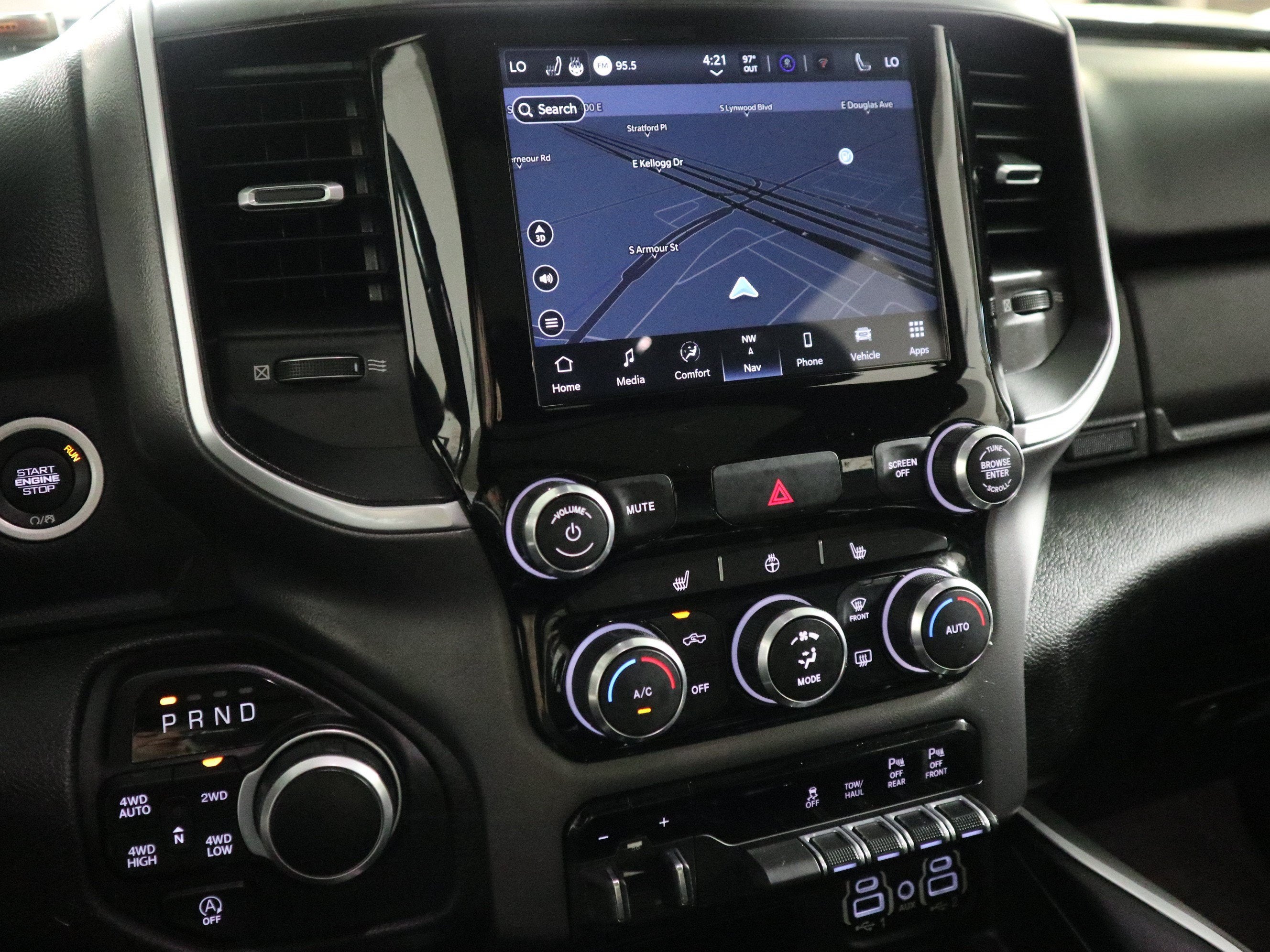 2023 RAM 1500 Big Horn Crew Cab 4x4