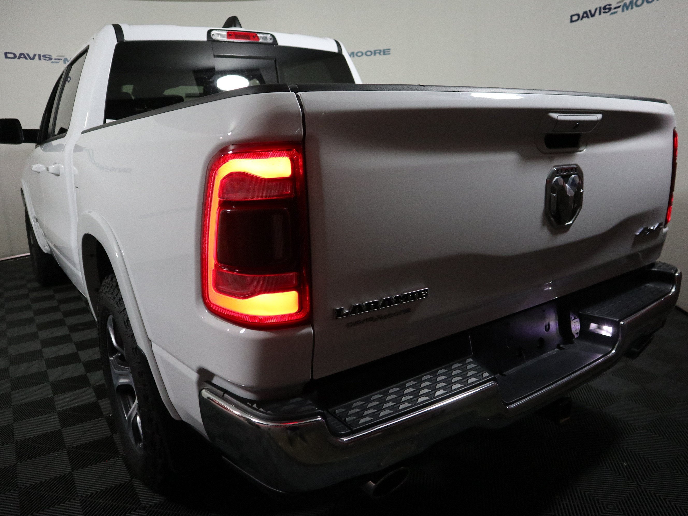 2022 RAM 1500 Laramie 4x4 Crew Cab