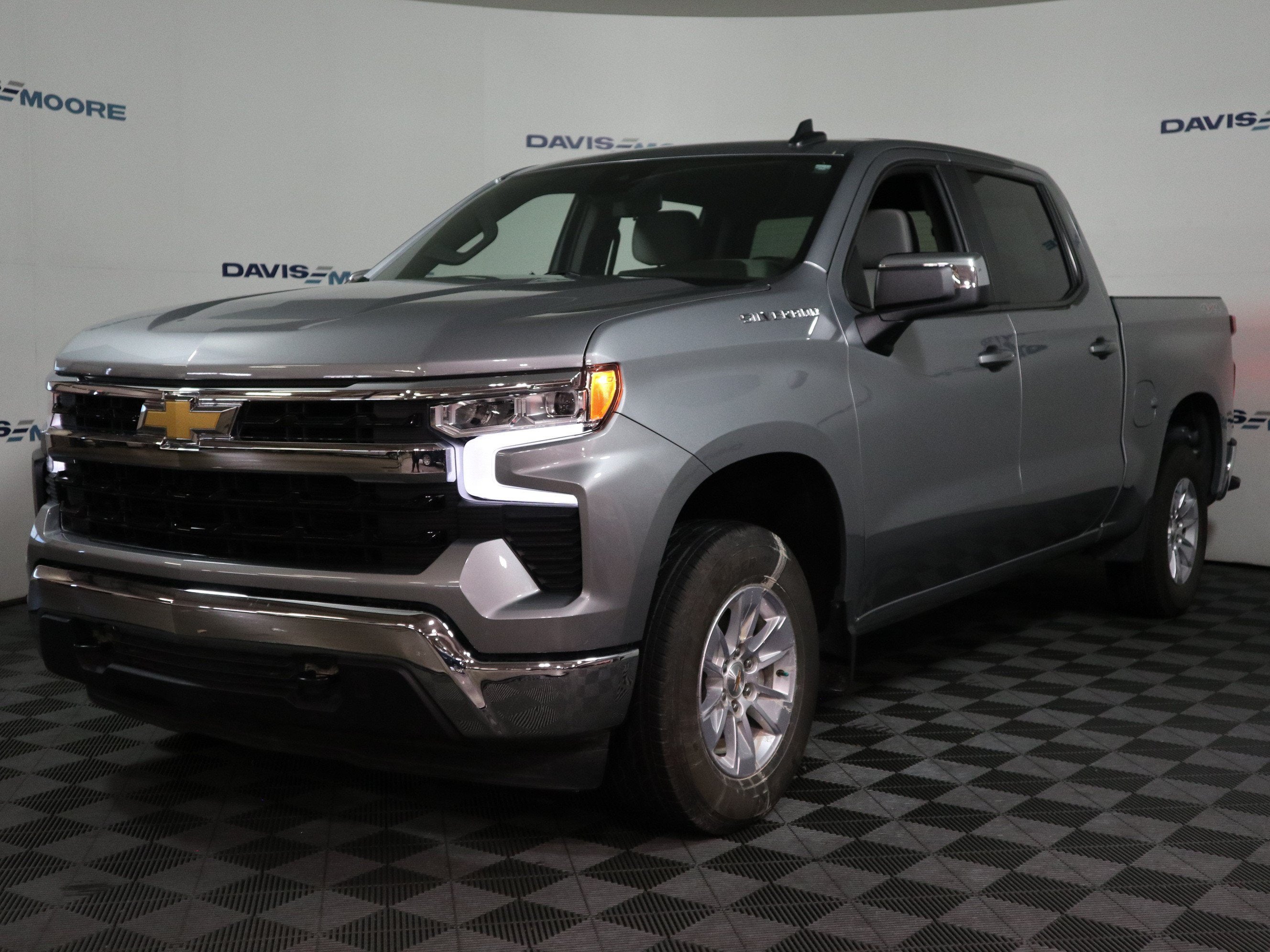 2026 Chevrolet Silverado 1500 LT Crew Cab 4WD