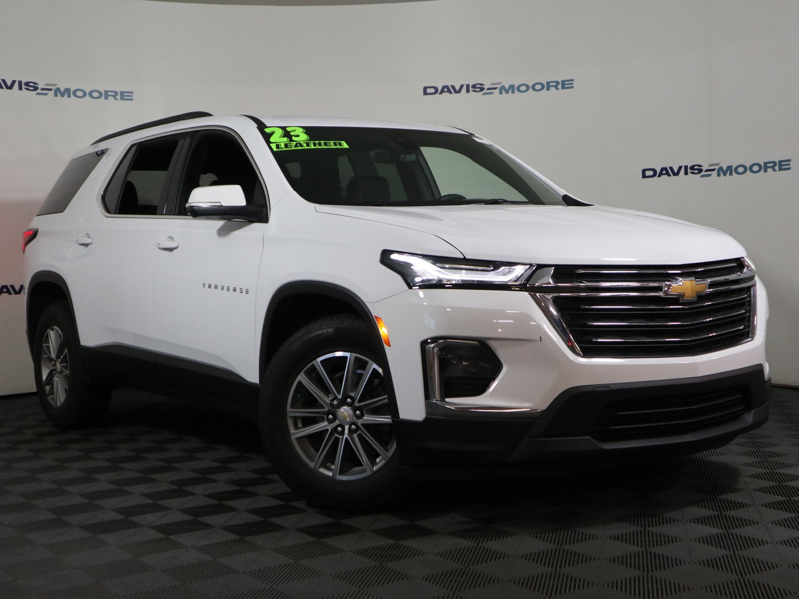 2023 Chevrolet Traverse LT Leather