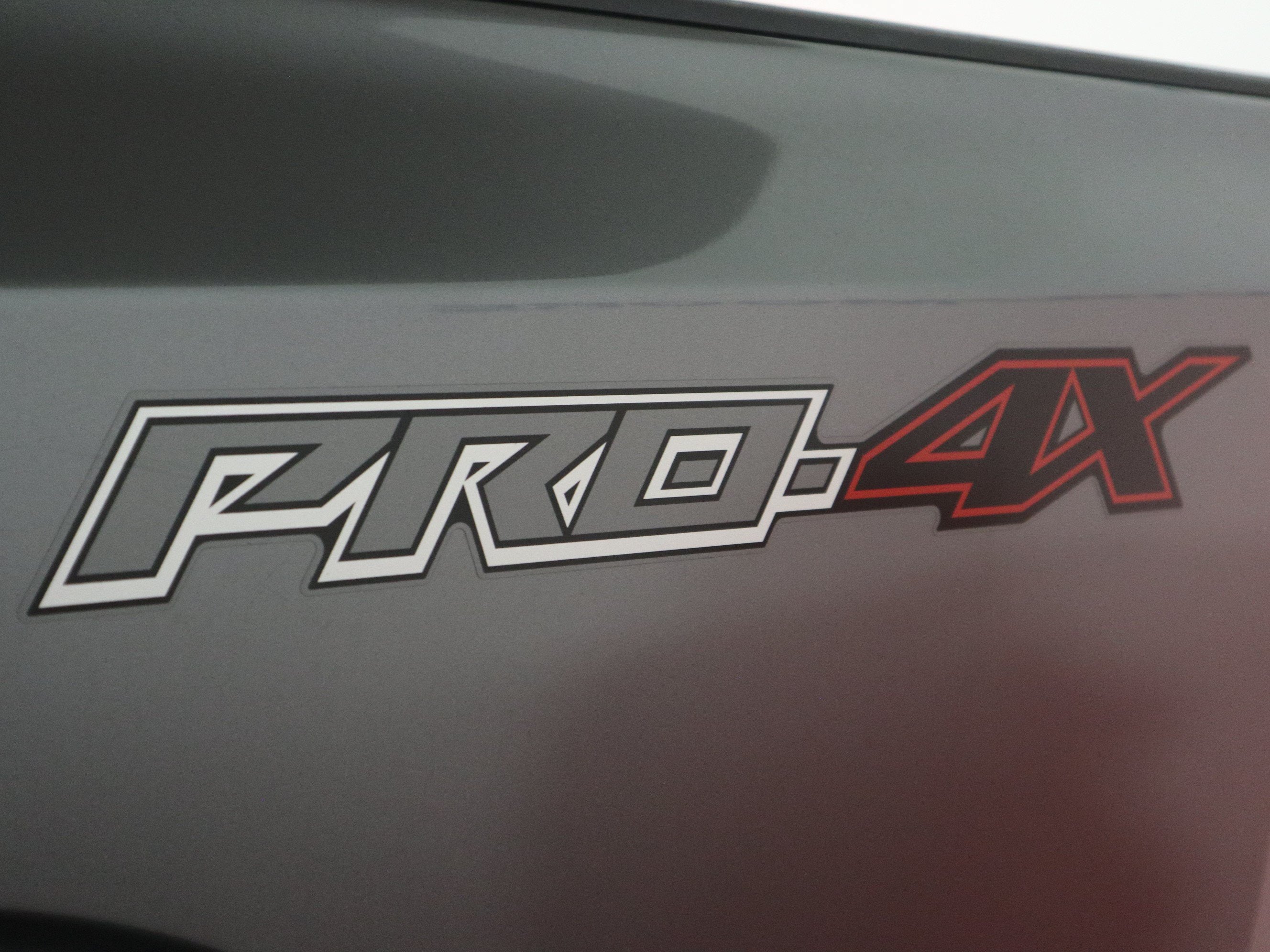 2024 Nissan Frontier PRO-4X Crew Cab