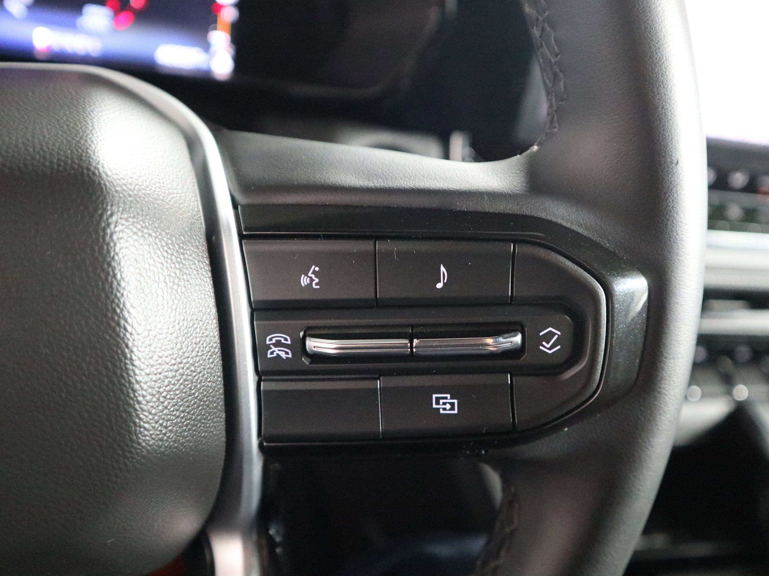 2023 Chevrolet Colorado 2WD LT Crew Cab