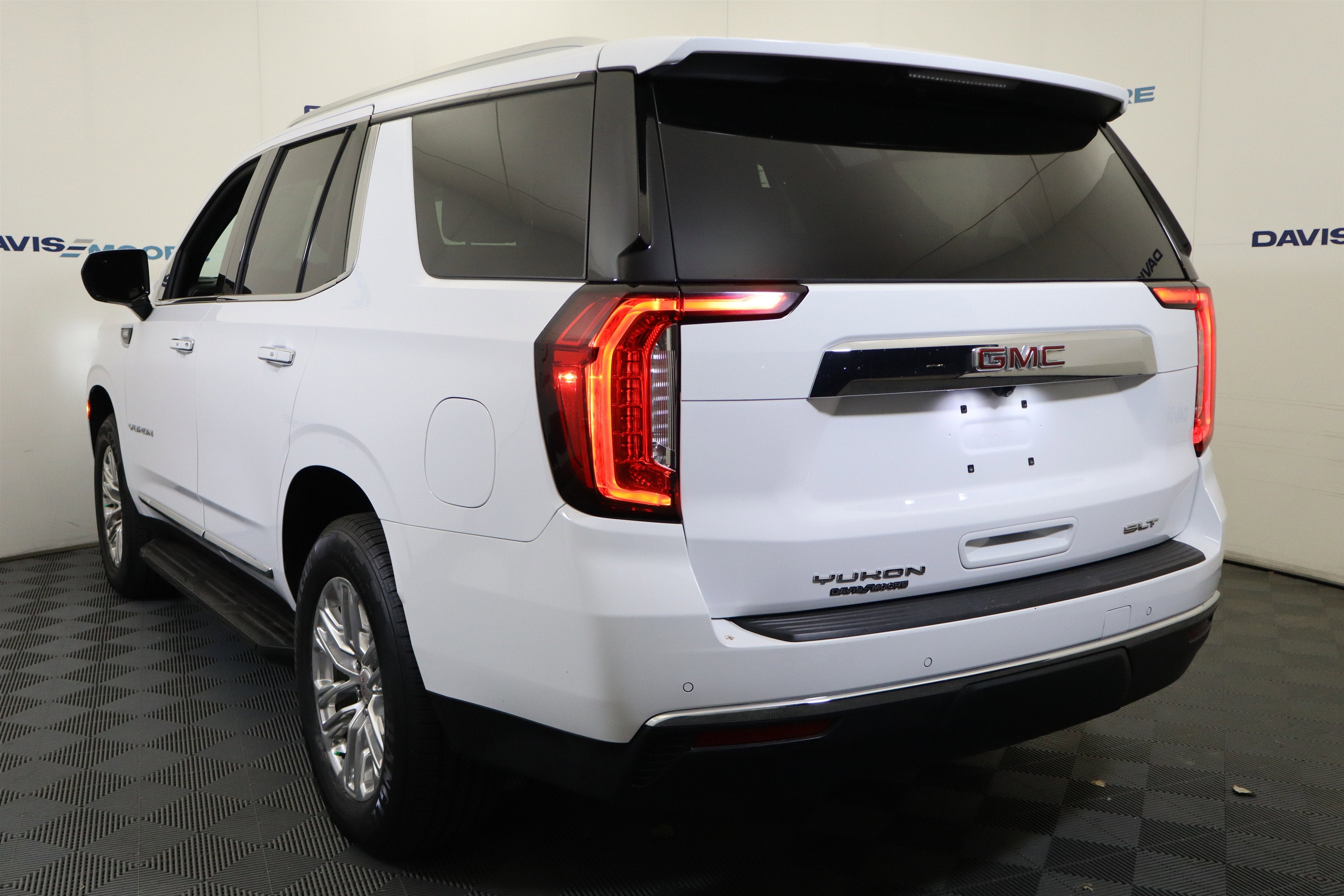 2024 GMC Yukon SLT
