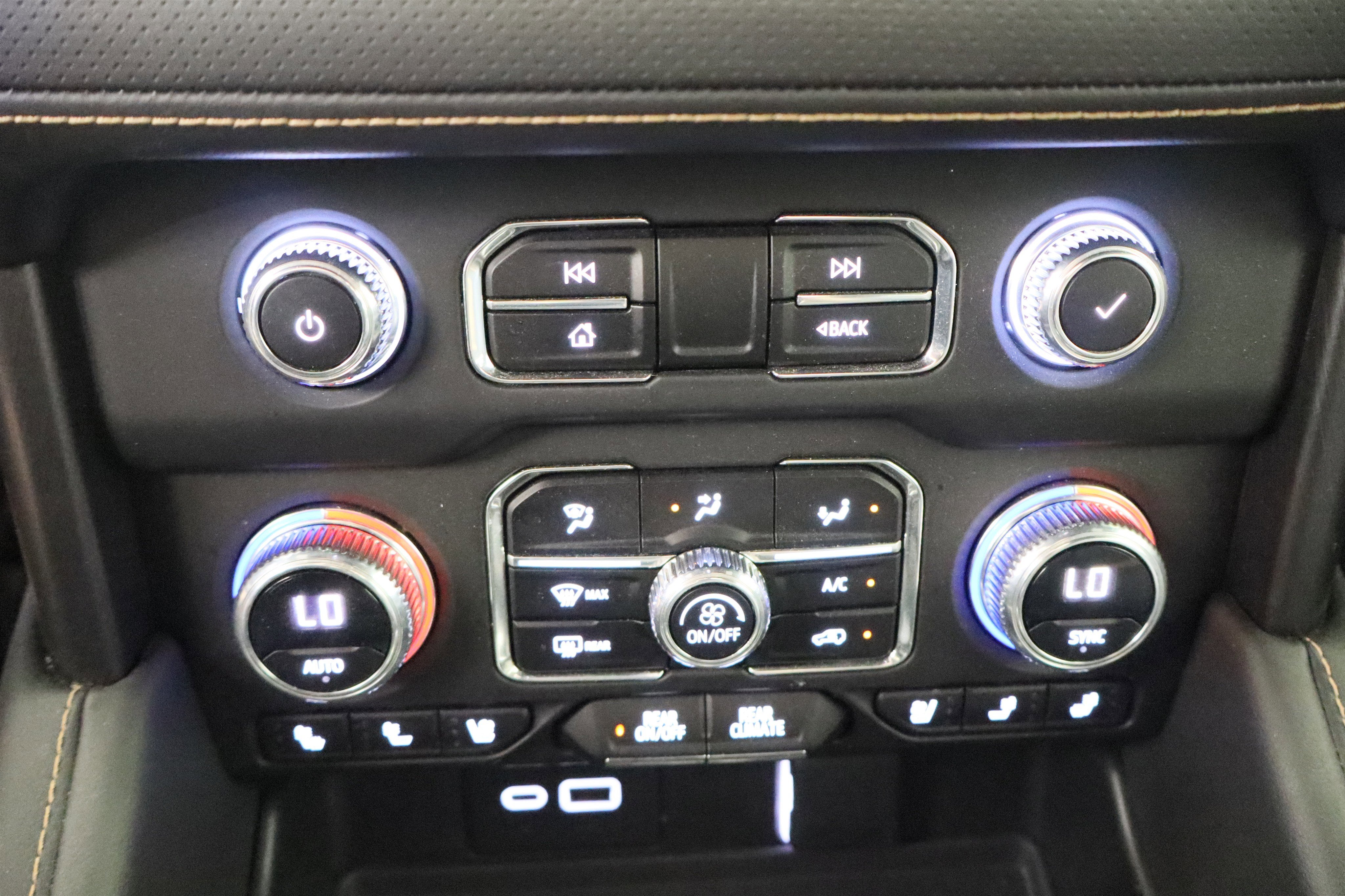 2023 GMC Yukon XL AT4