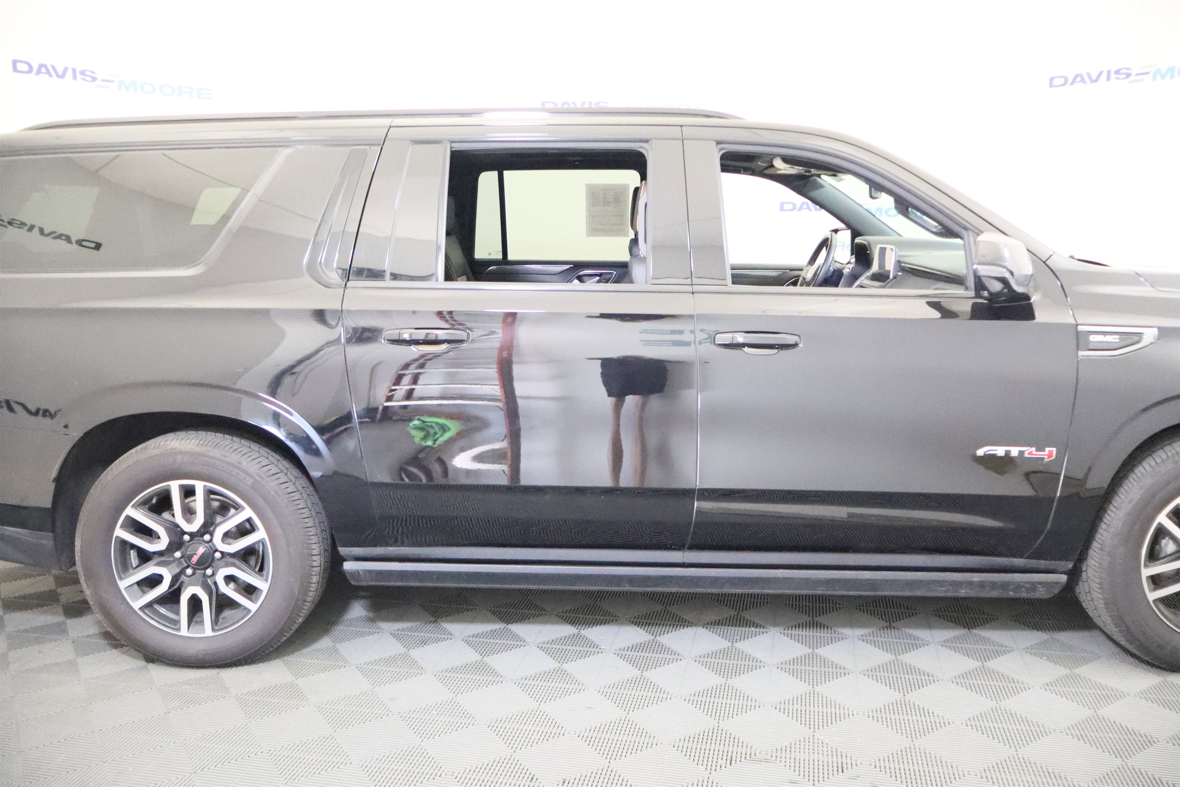 2023 GMC Yukon XL AT4