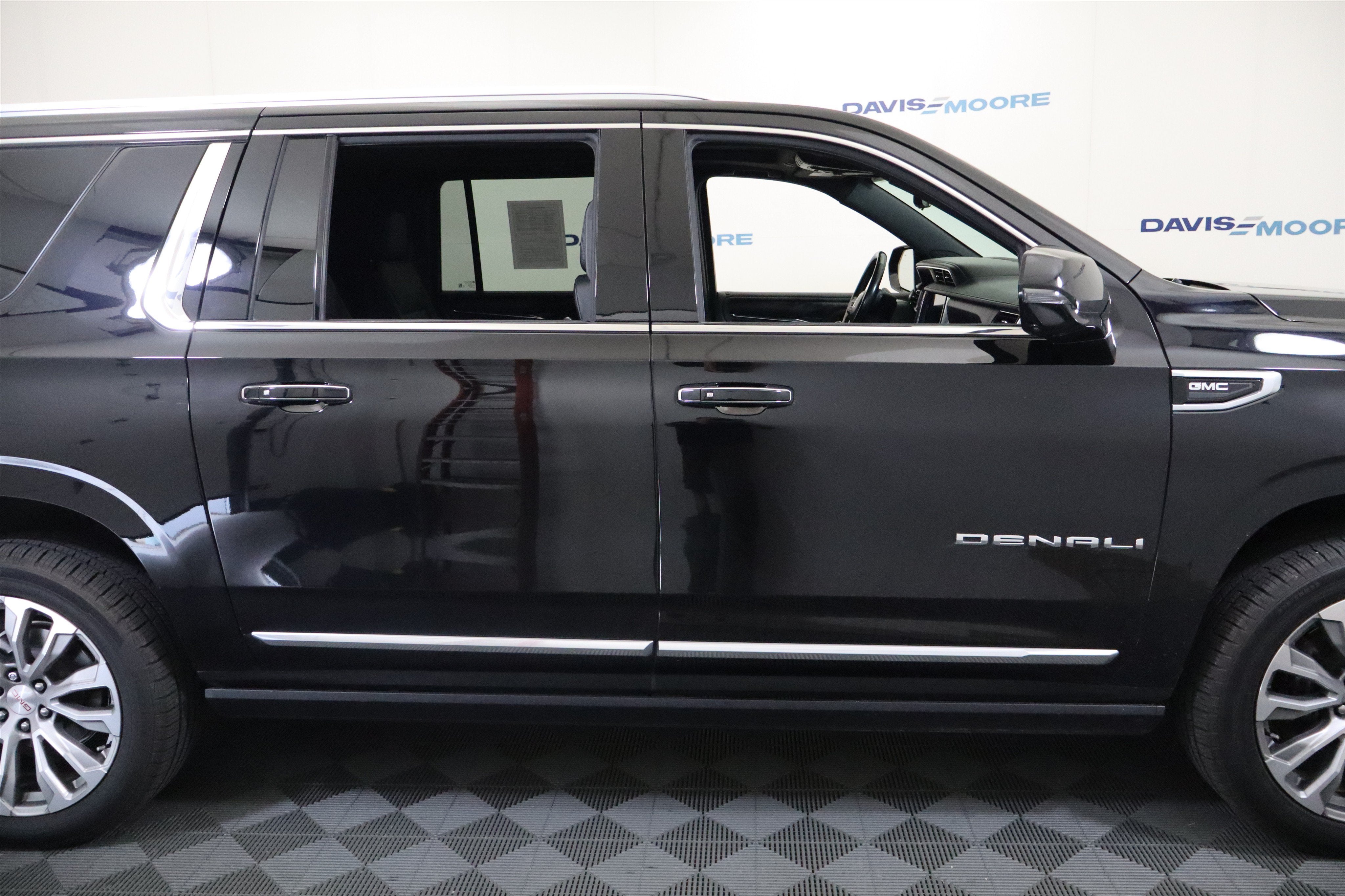 2022 GMC Yukon XL Denali