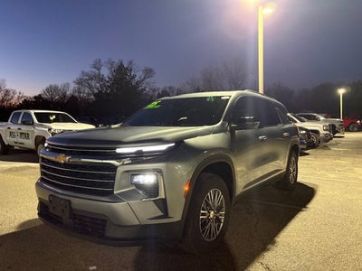 2025 Chevrolet Traverse FWD LT