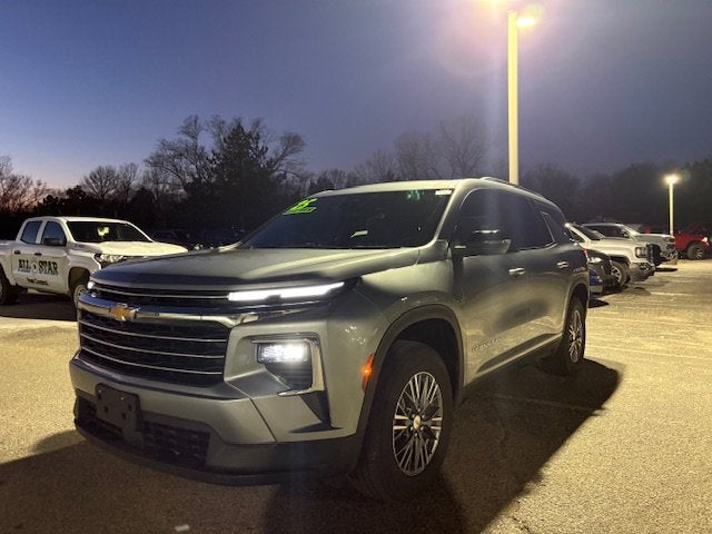 2025 Chevrolet Traverse FWD LT