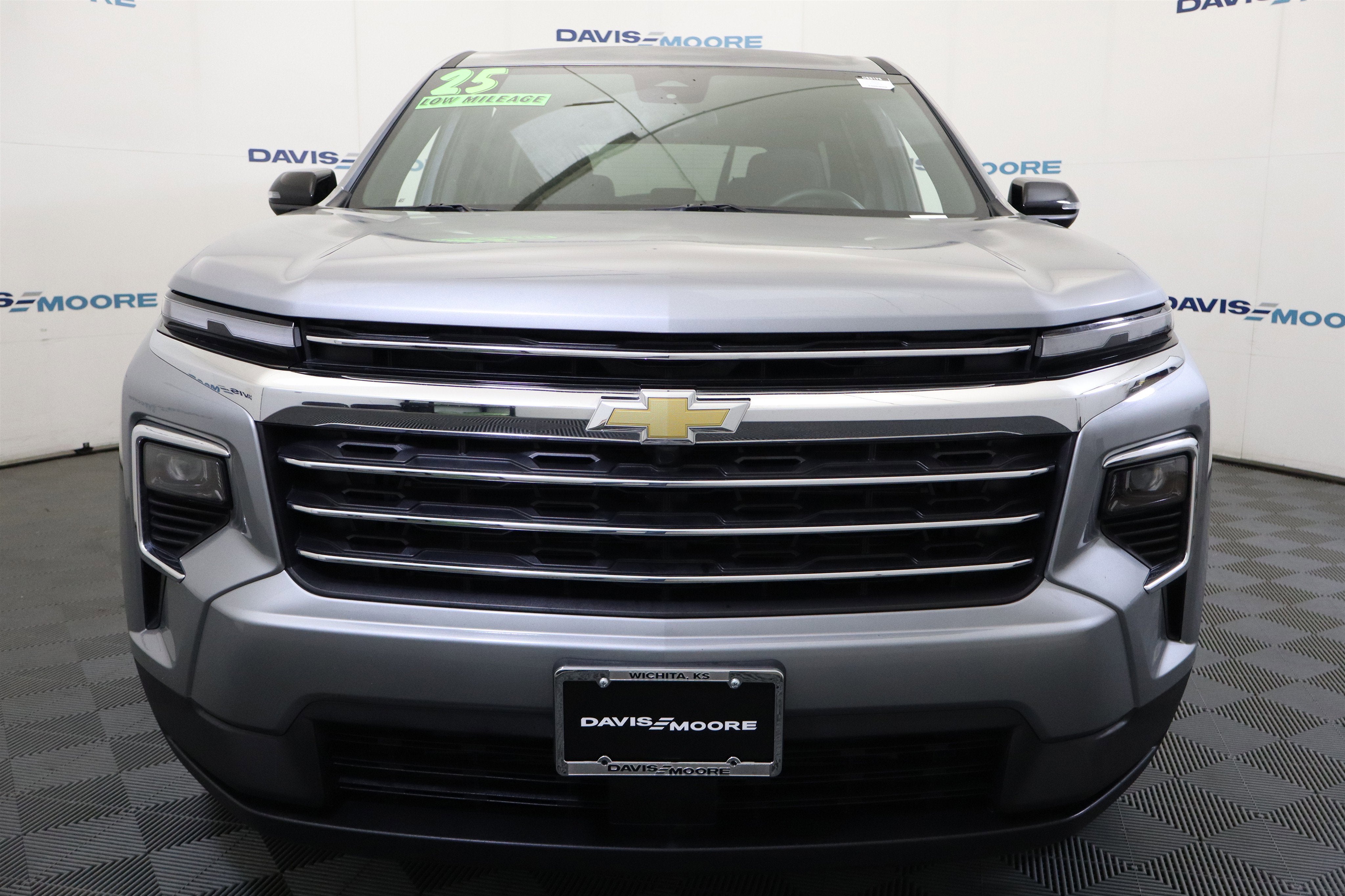 2025 Chevrolet Traverse FWD LT