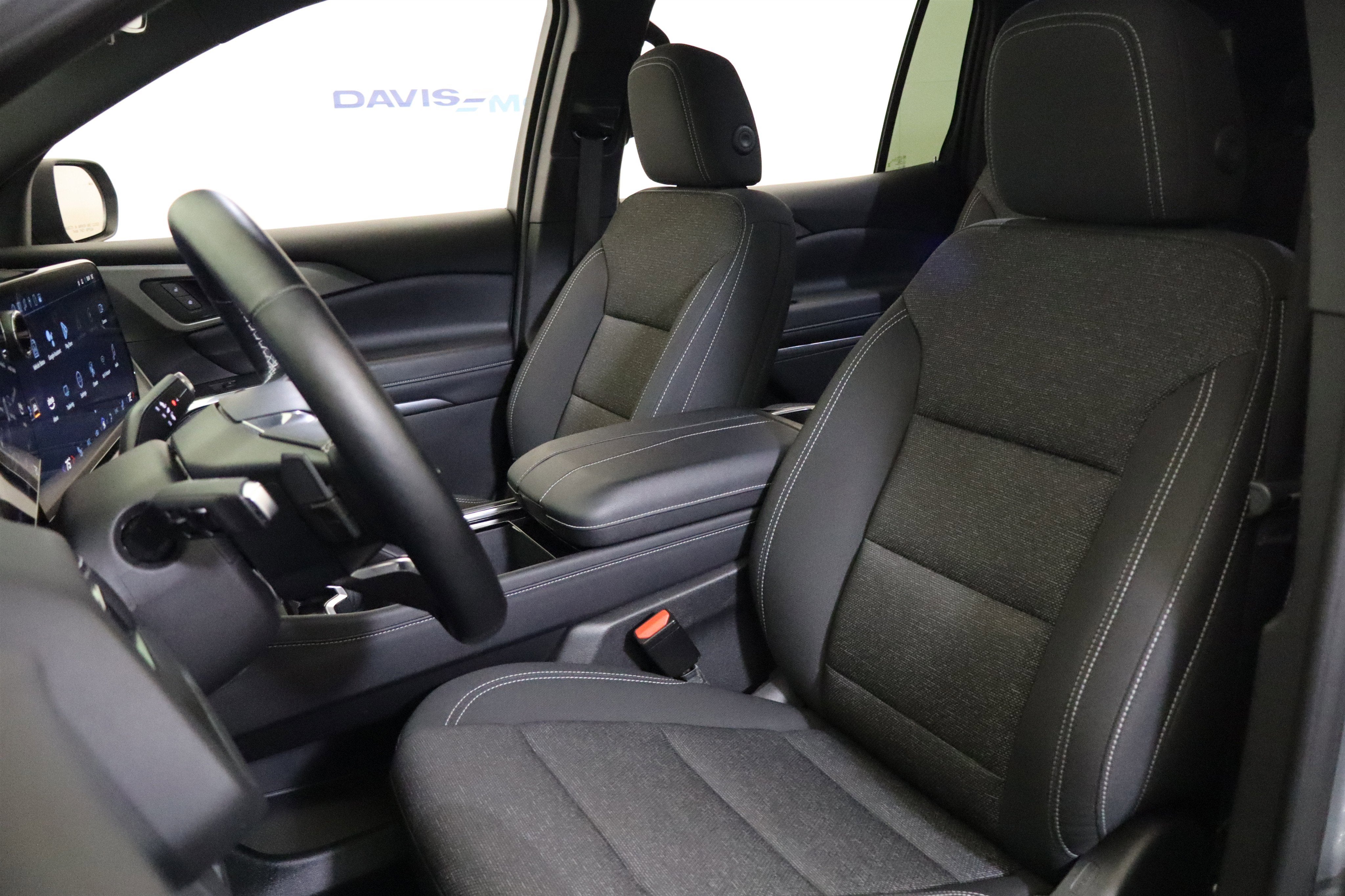 2025 Chevrolet Traverse FWD LT