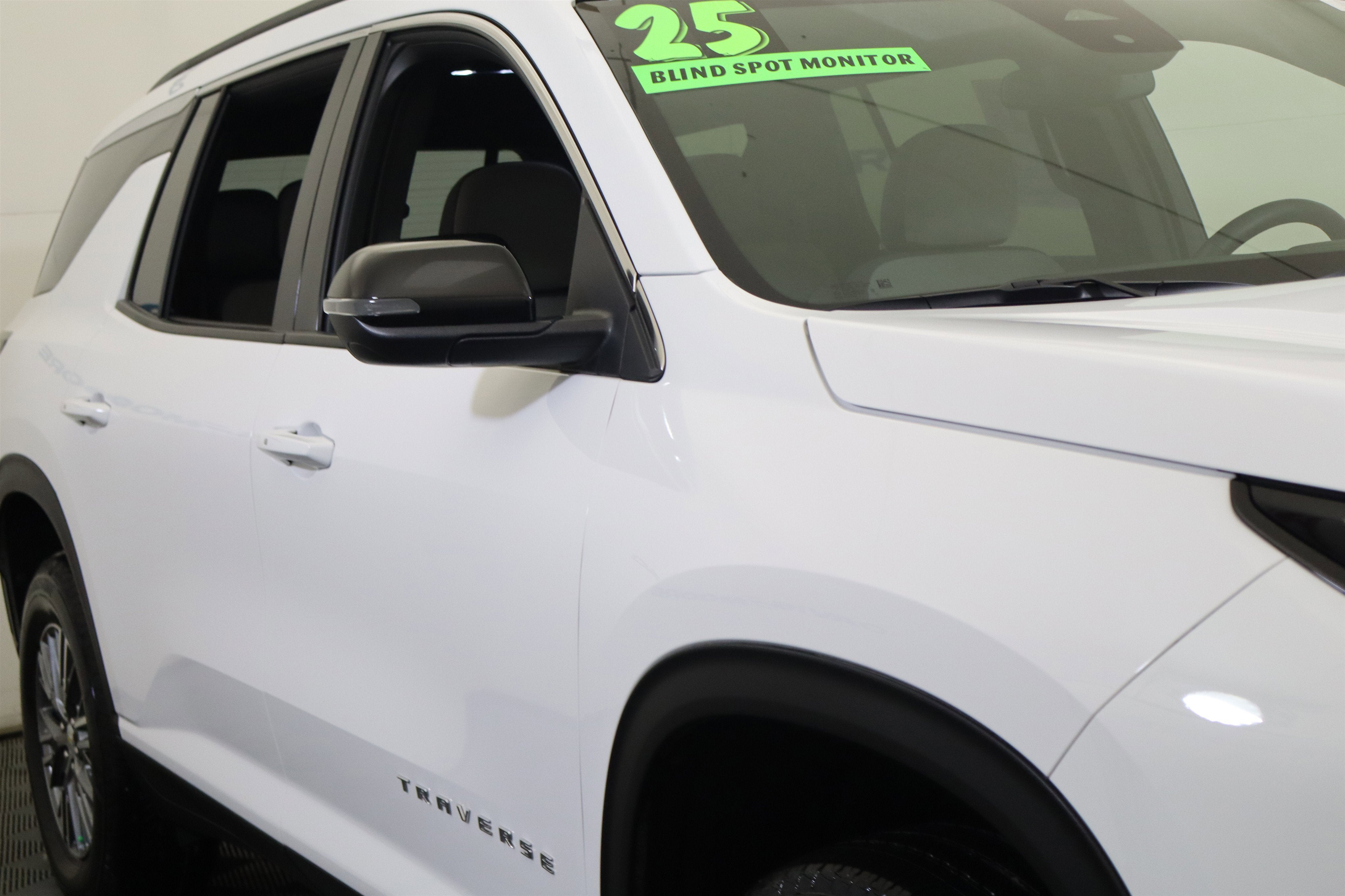 2025 Chevrolet Traverse FWD LT