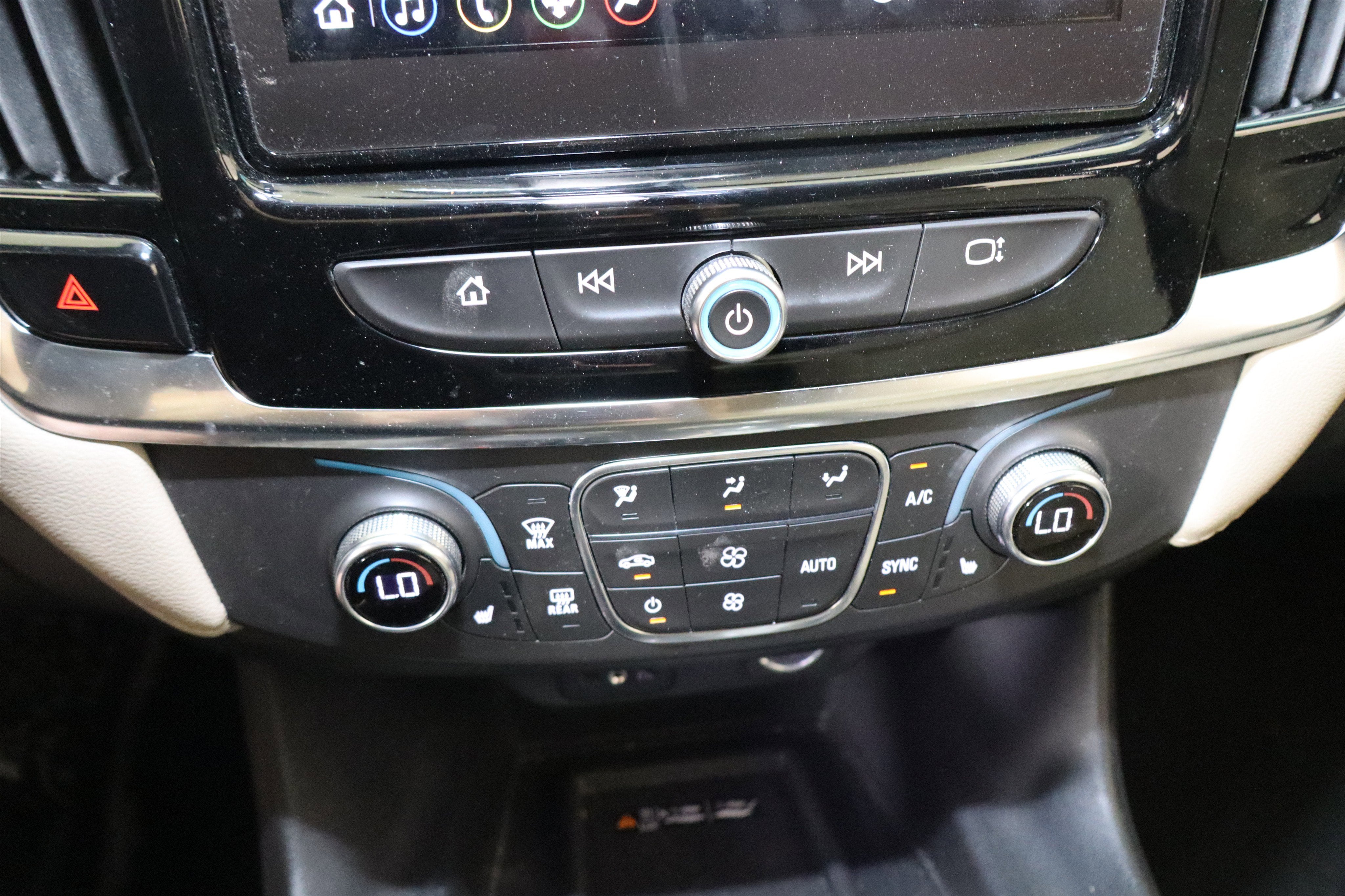 2024 Chevrolet Traverse Limited LT Cloth