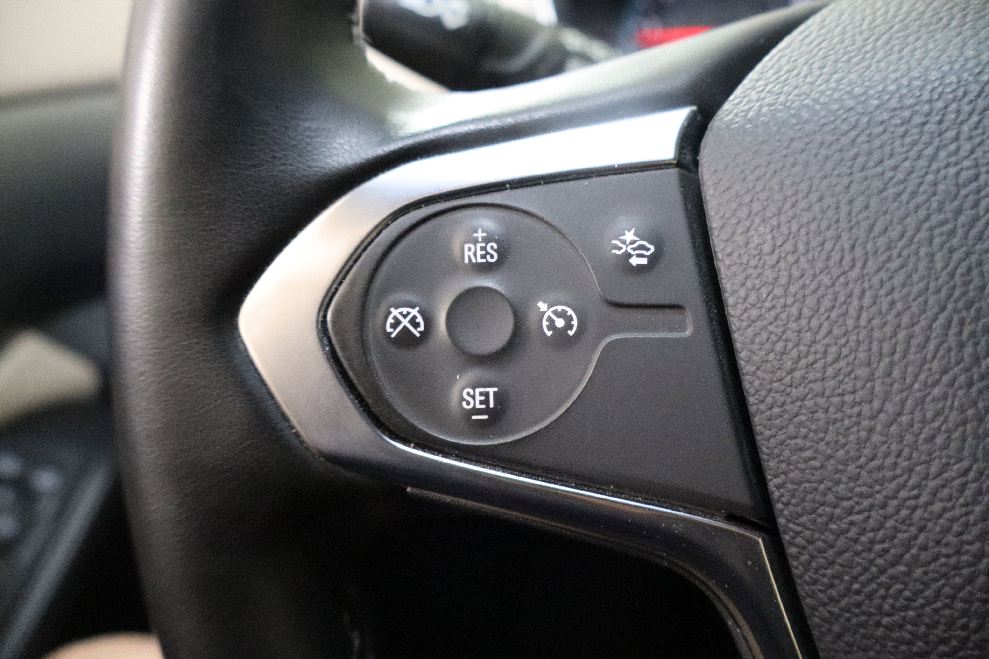 2024 Chevrolet Traverse Limited LT Cloth