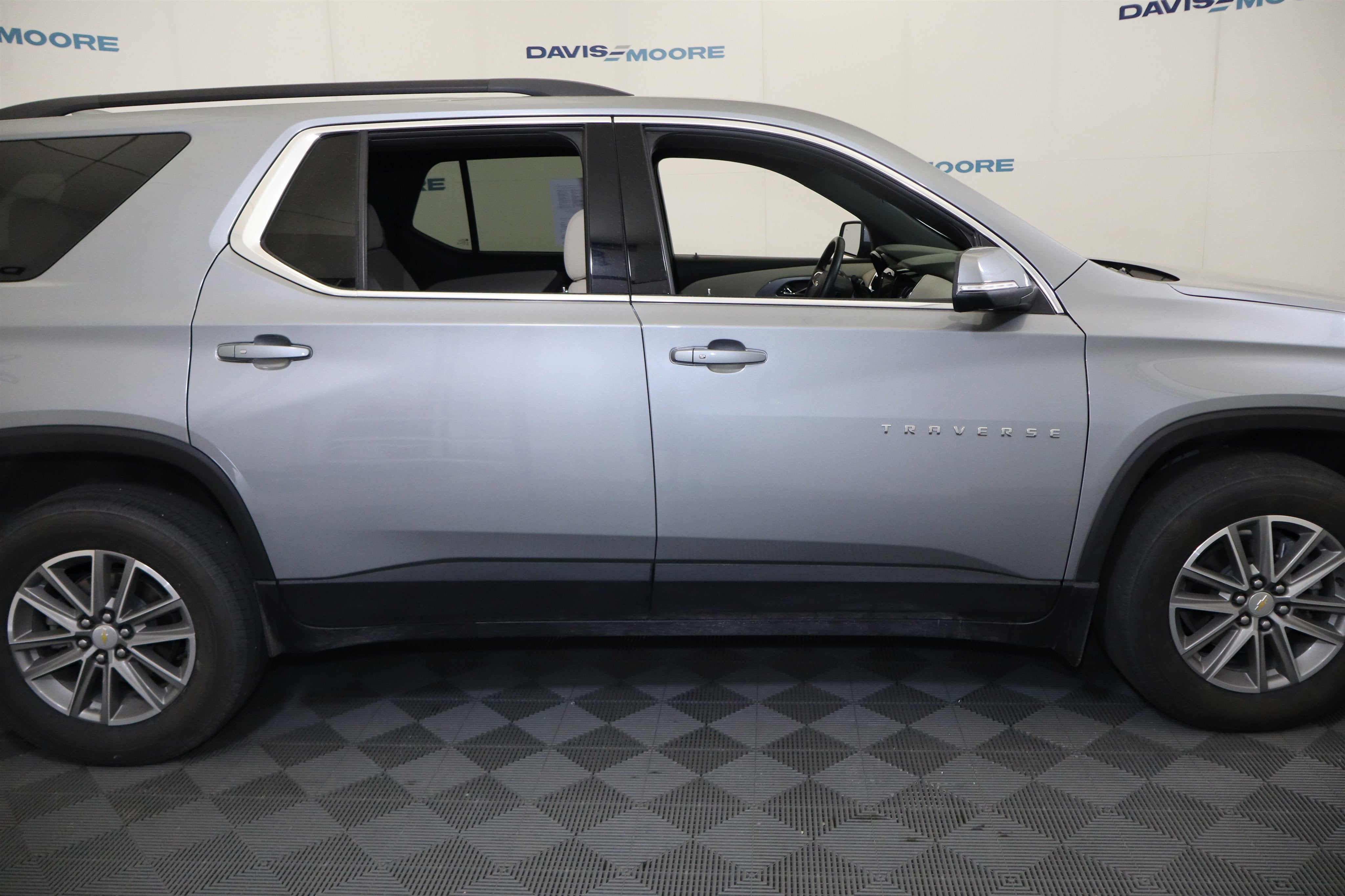 2024 Chevrolet Traverse Limited LT Cloth