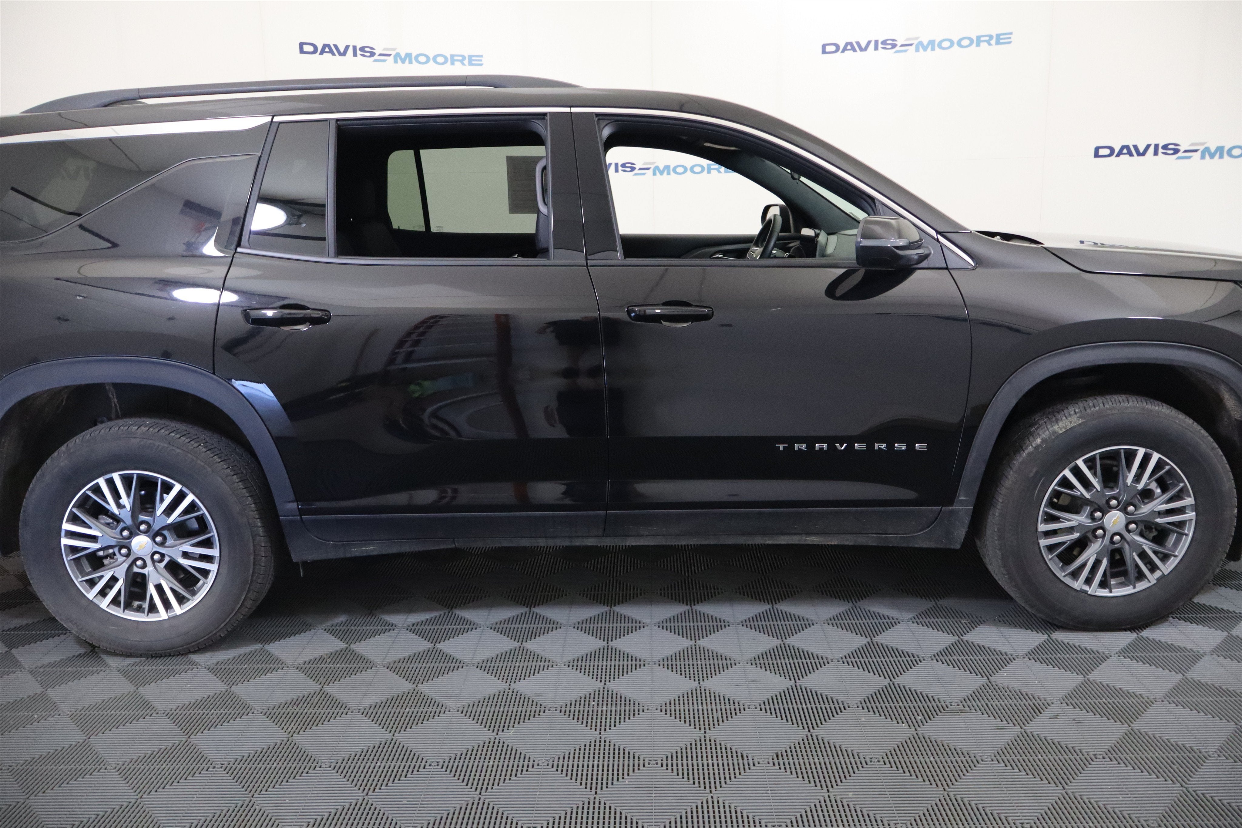 2026 Chevrolet Traverse AWD LT