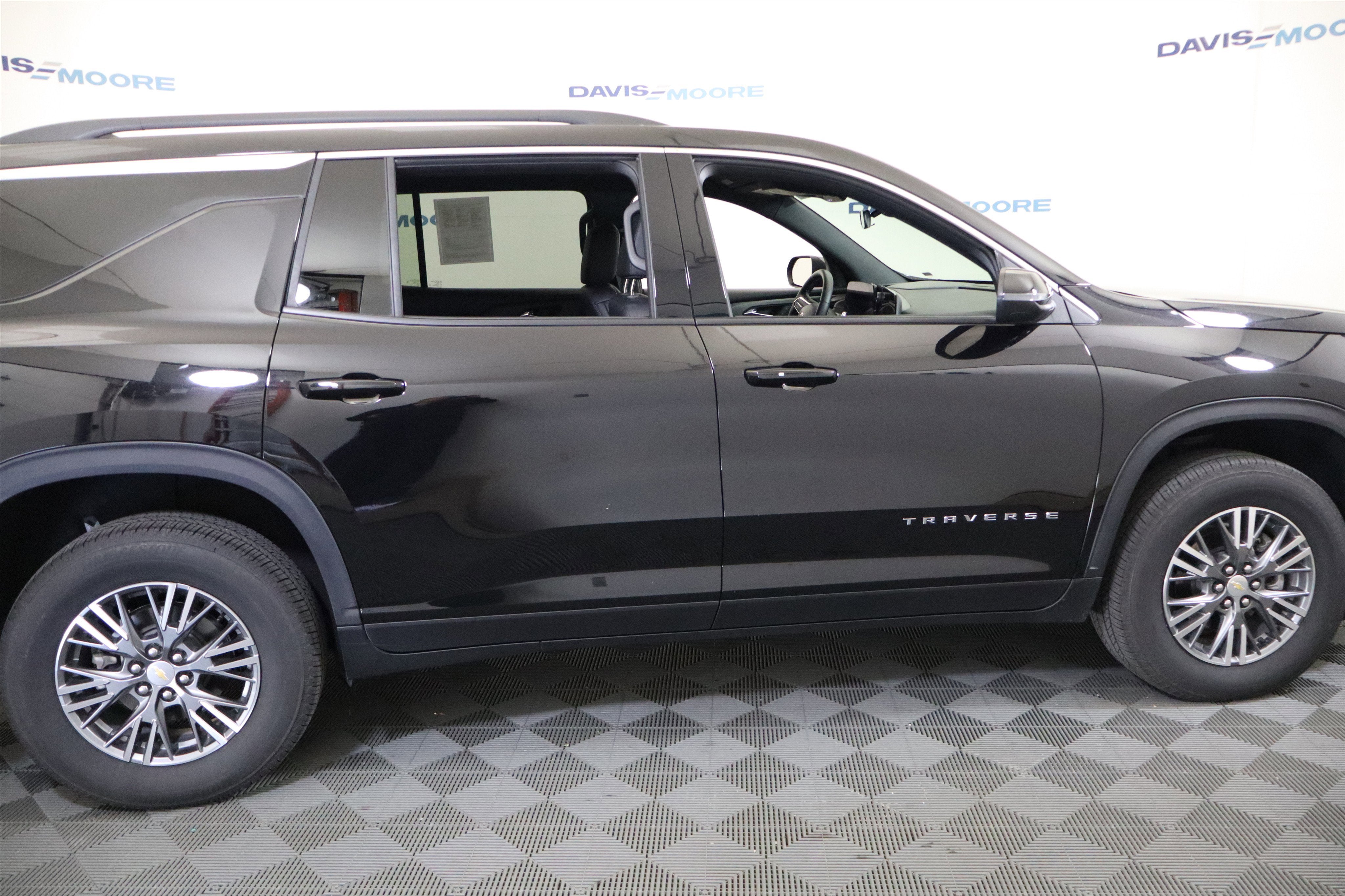 2026 Chevrolet Traverse AWD LT