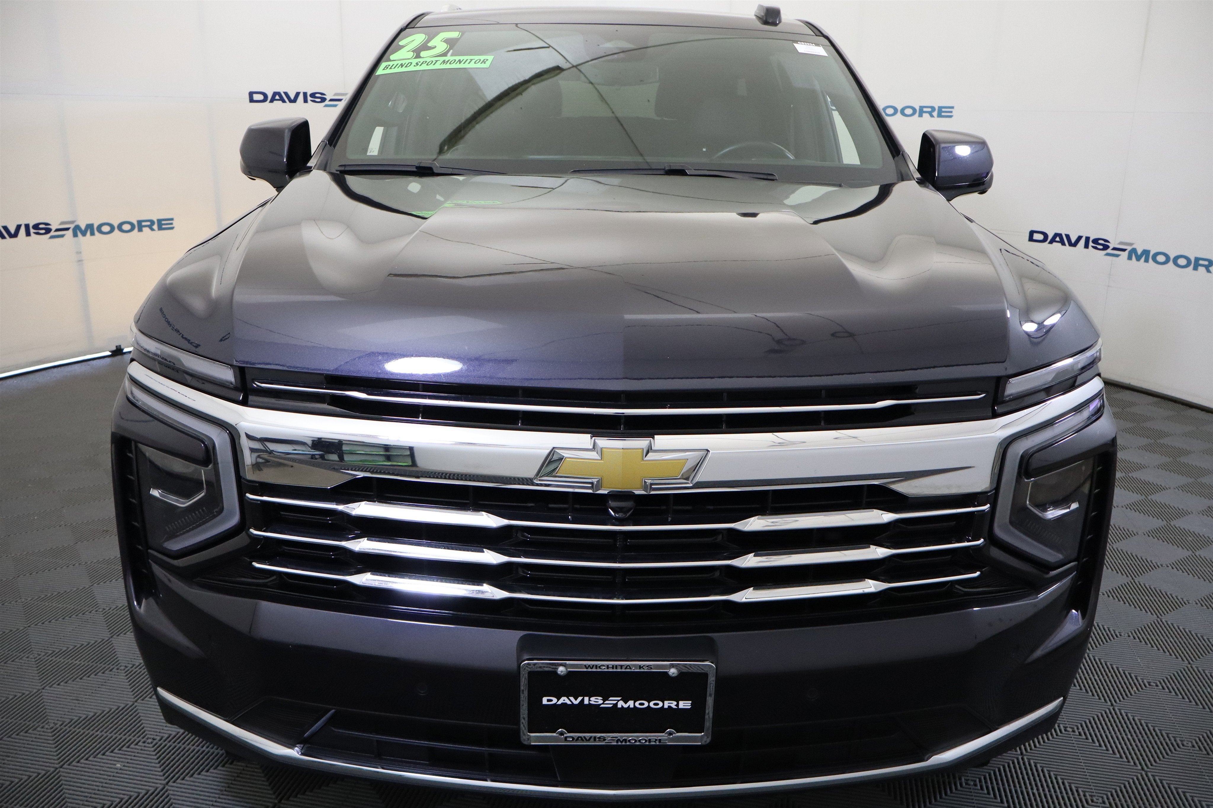 2025 Chevrolet Suburban LT