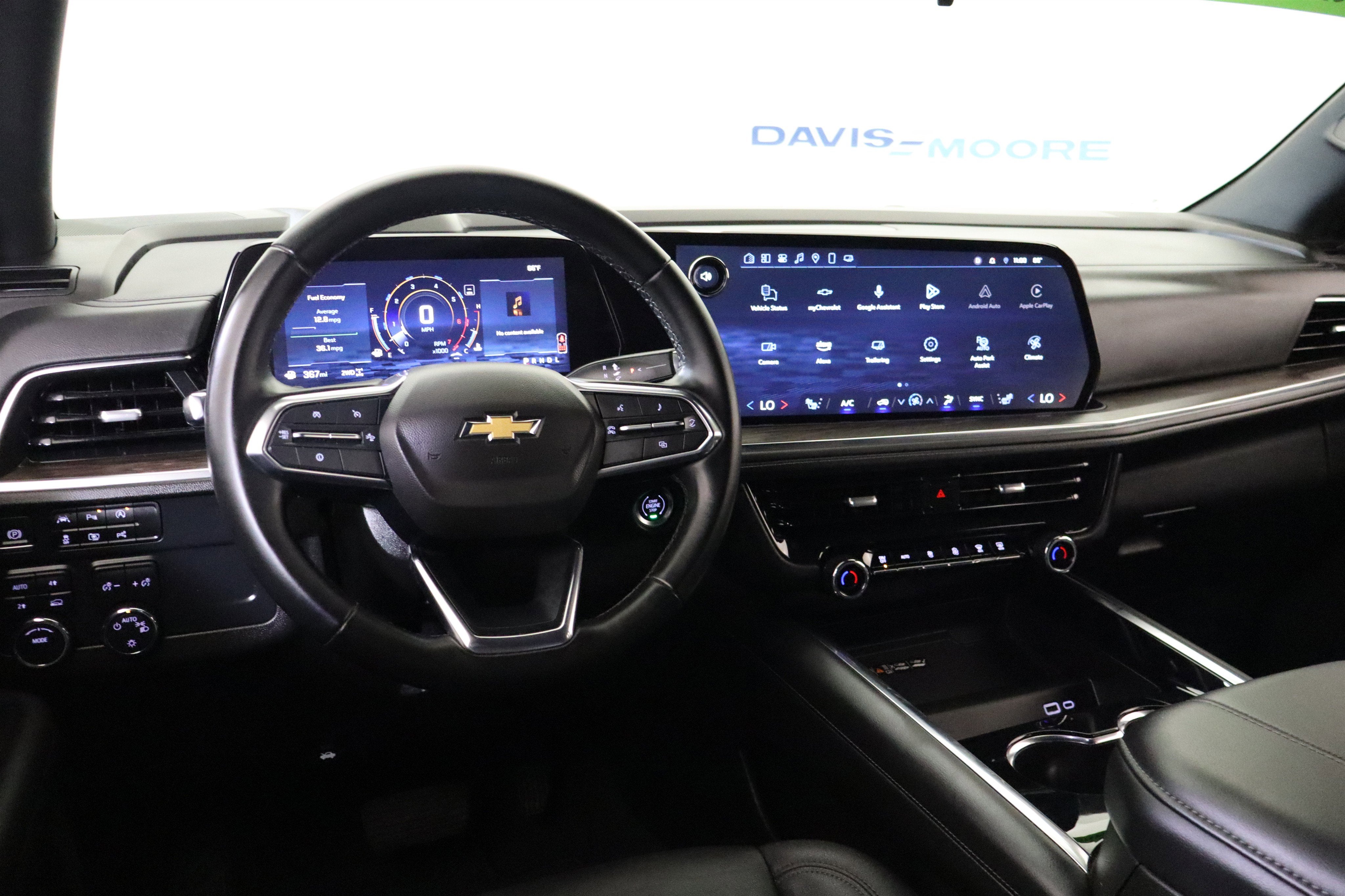 2025 Chevrolet Suburban LT