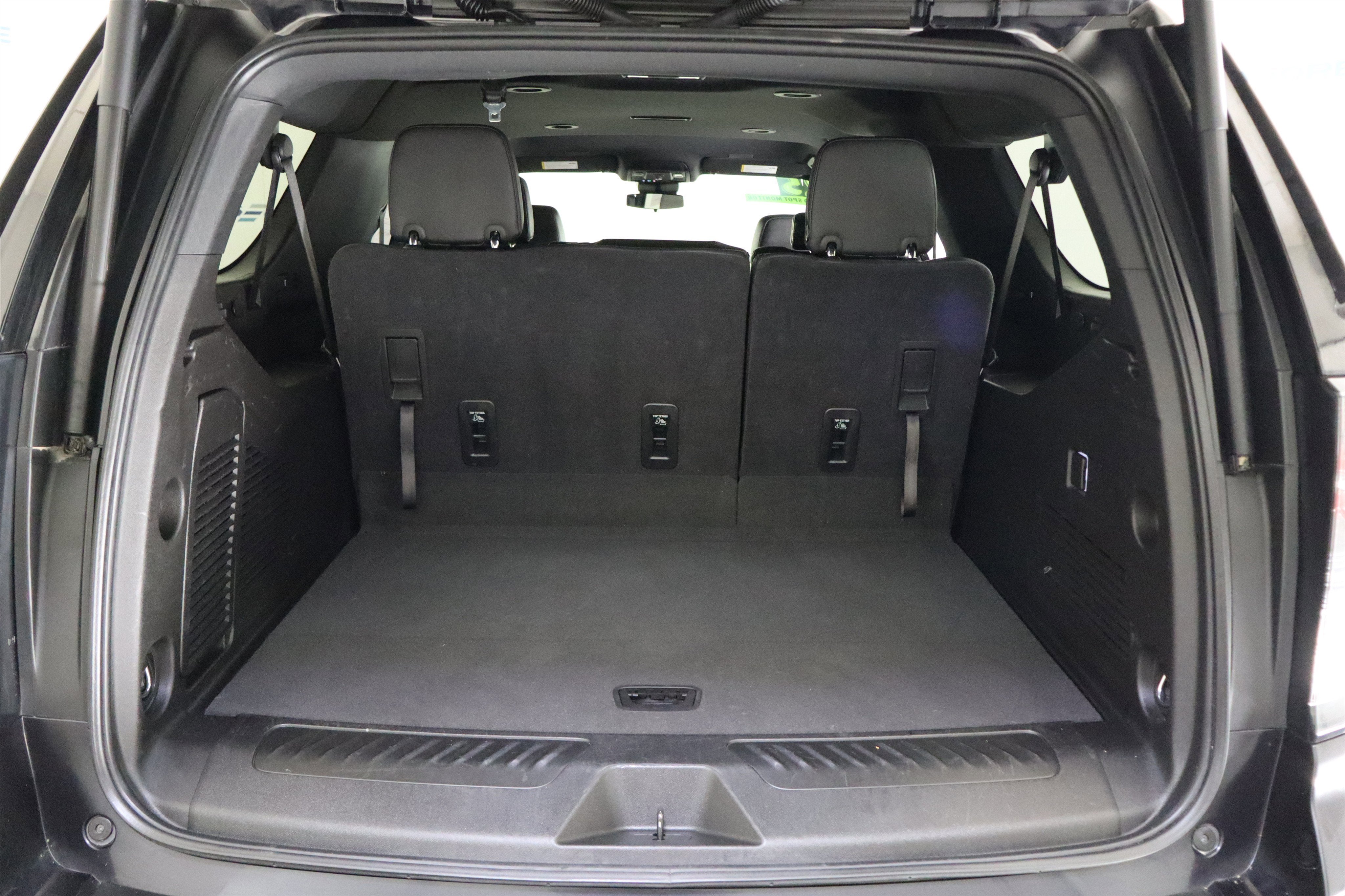 2025 Chevrolet Suburban LT