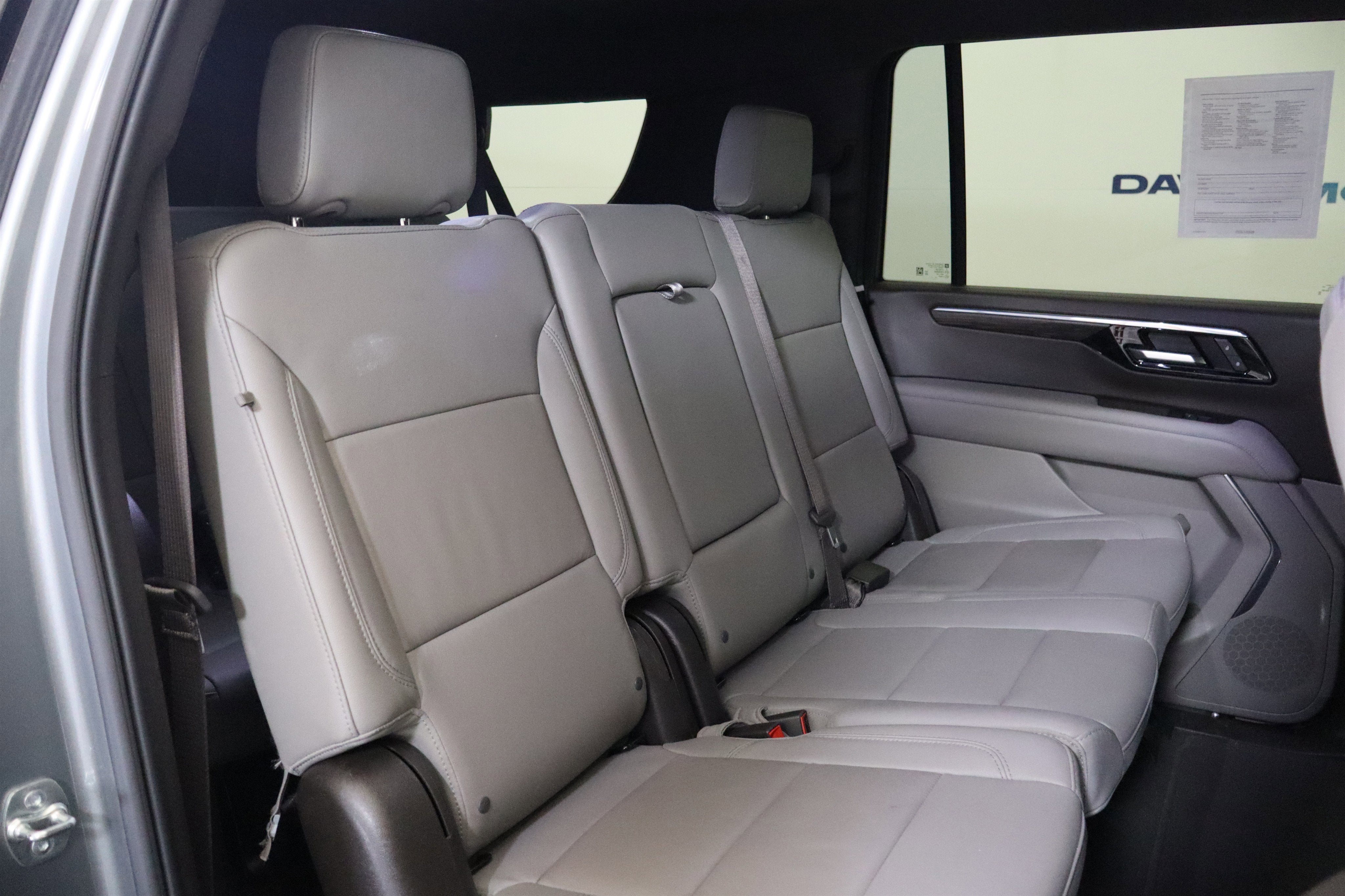 2025 Chevrolet Suburban LT