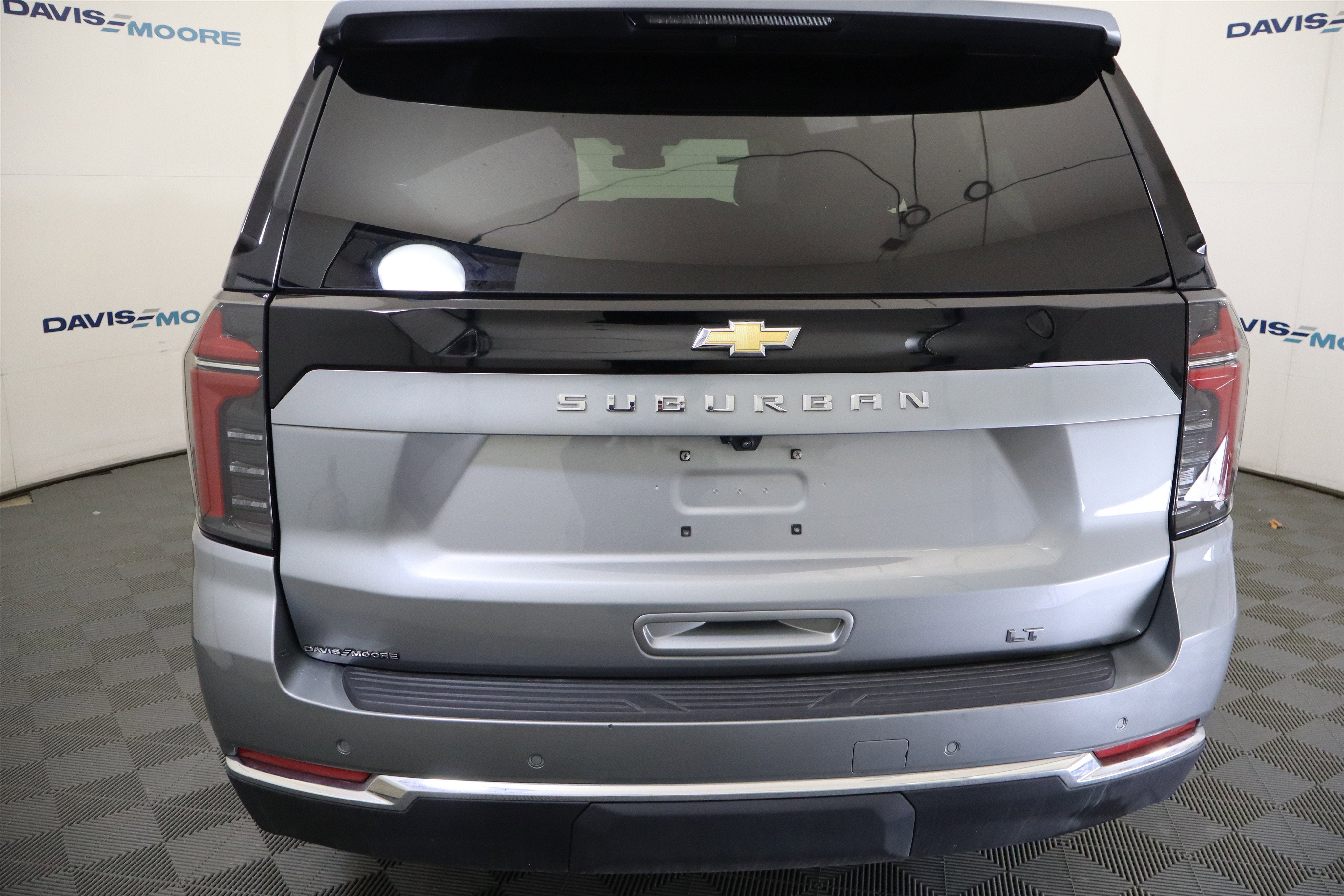 2025 Chevrolet Suburban LT