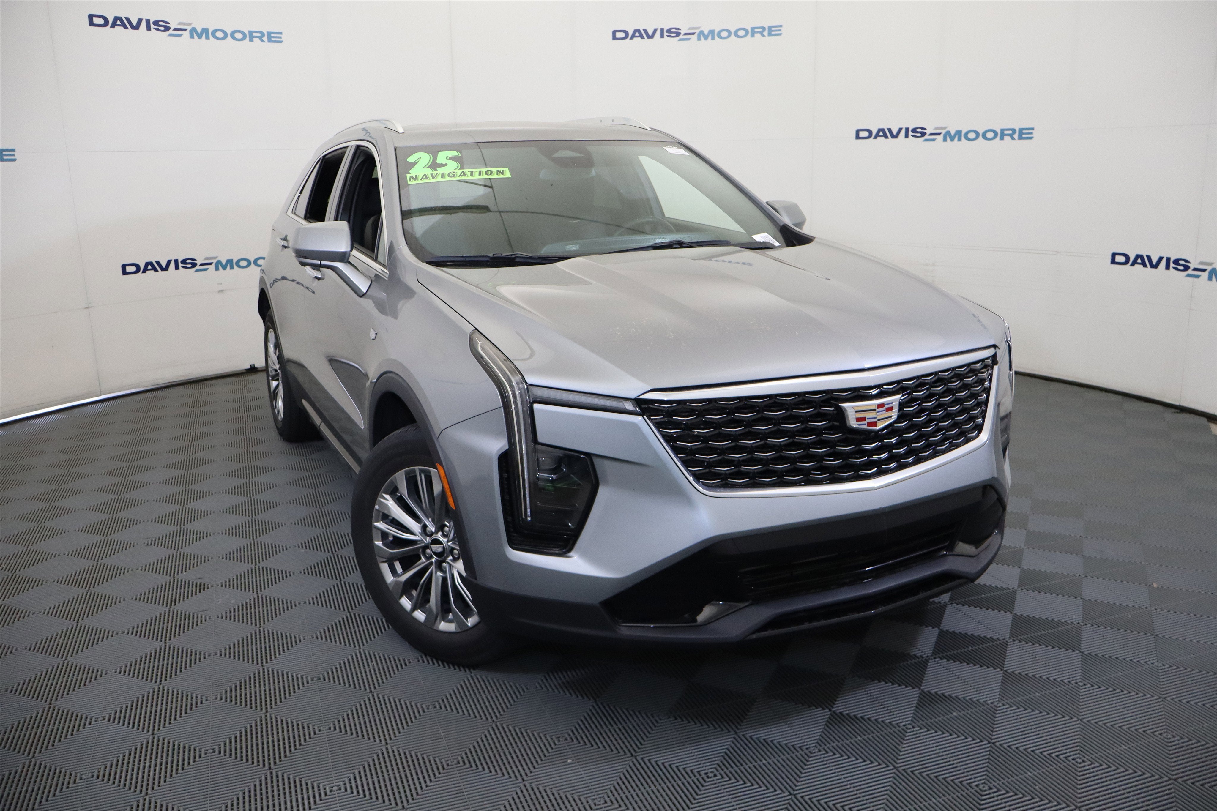 2025 Cadillac XT4 FWD Premium Luxury