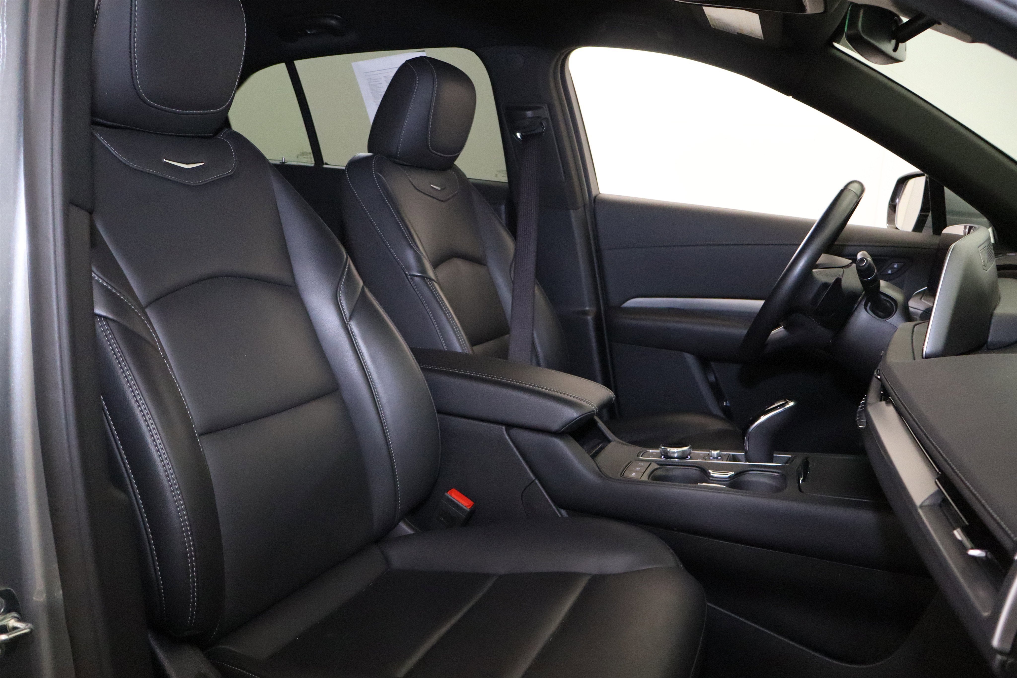 2025 Cadillac XT4 FWD Premium Luxury