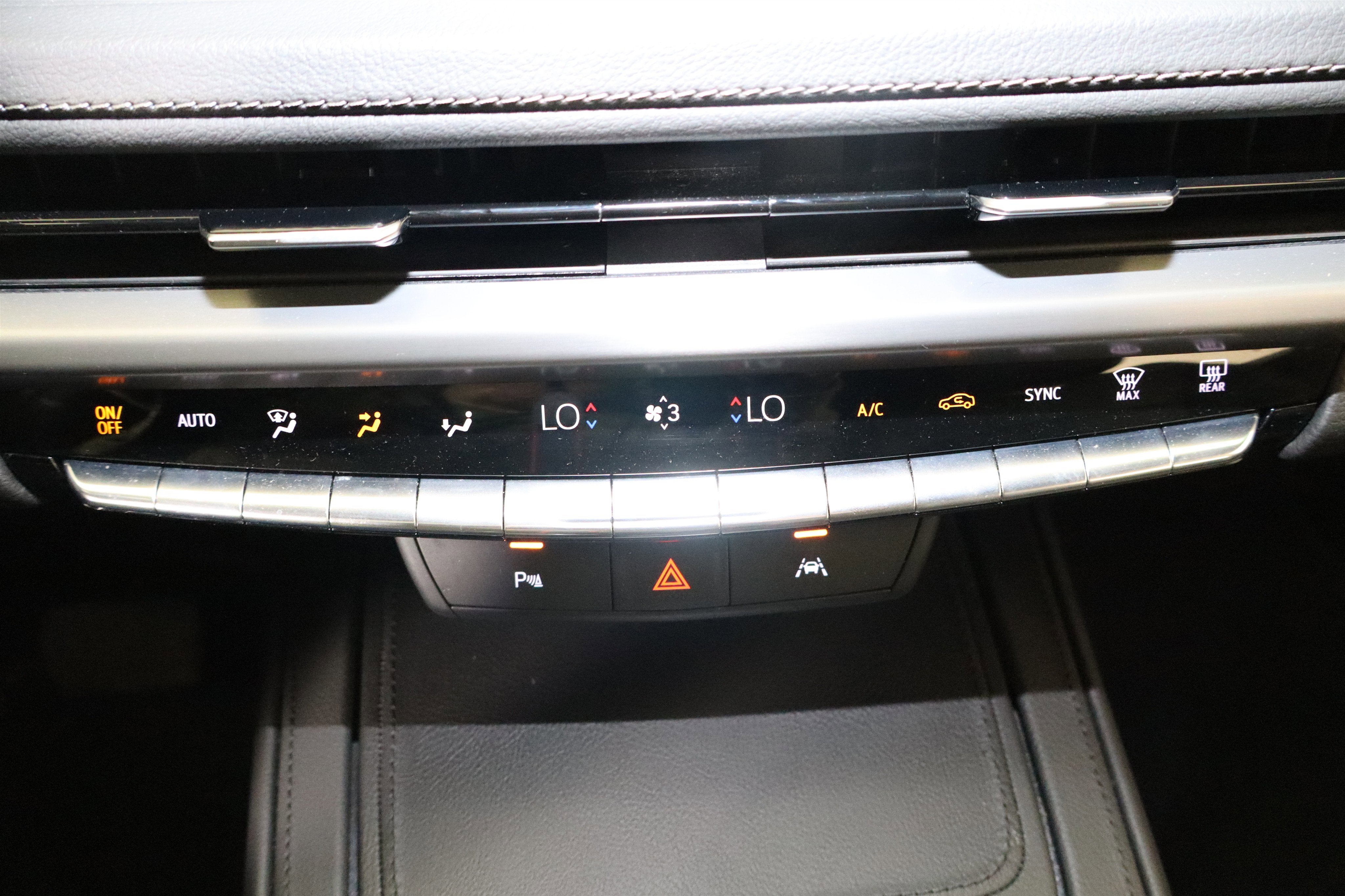 2025 Cadillac XT4 FWD Premium Luxury