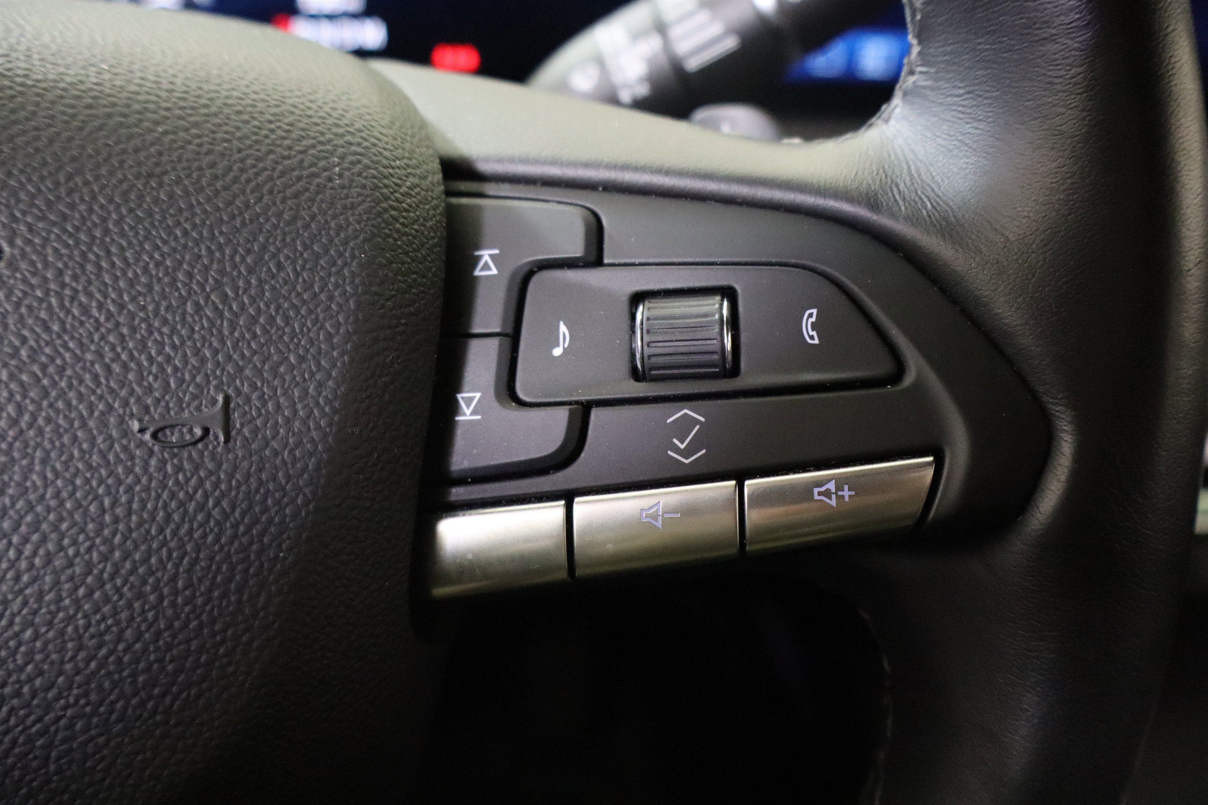 2025 Cadillac XT4 FWD Premium Luxury