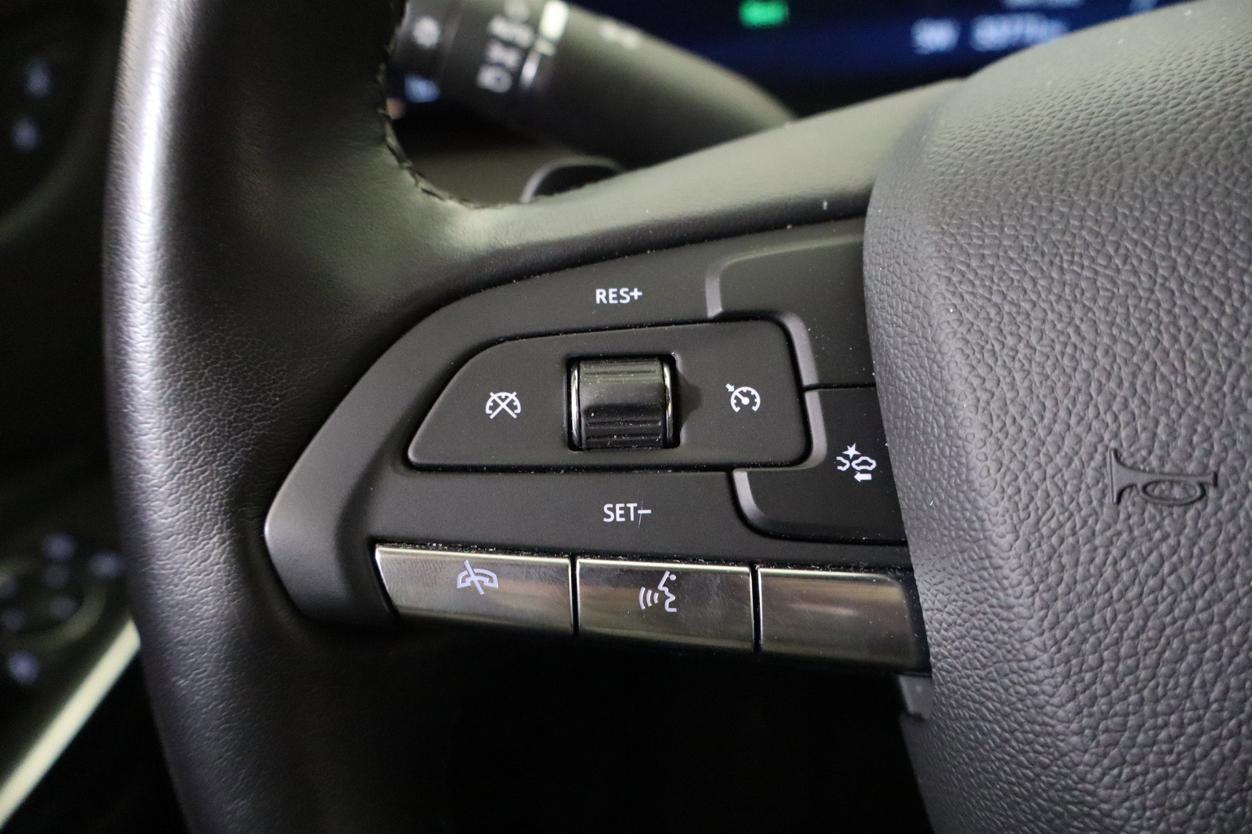 2025 Cadillac XT4 FWD Premium Luxury