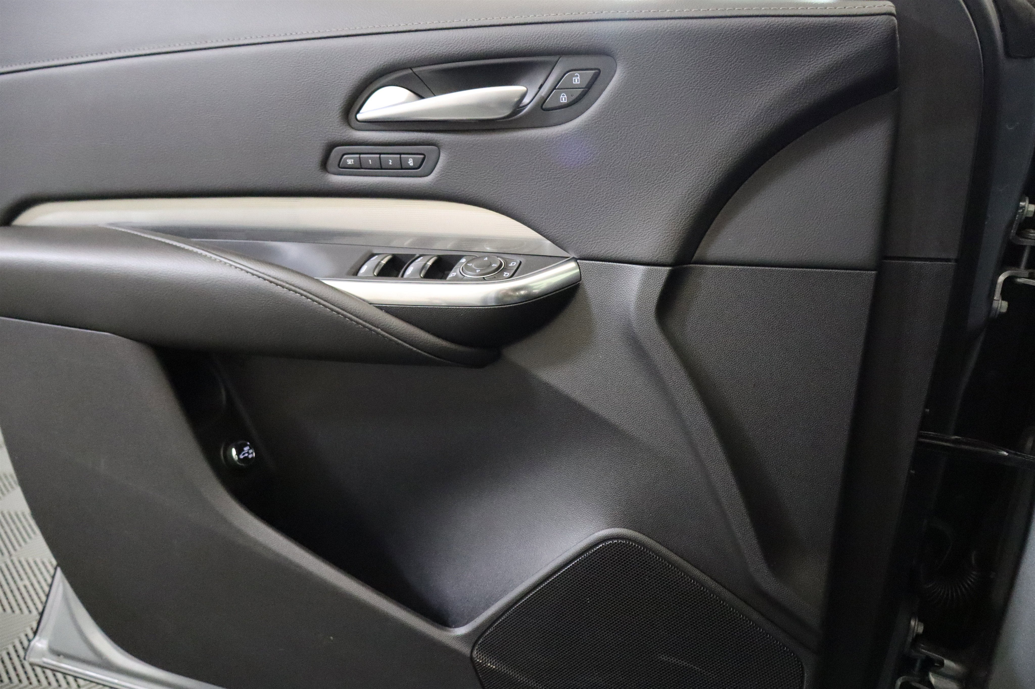 2025 Cadillac XT4 FWD Premium Luxury