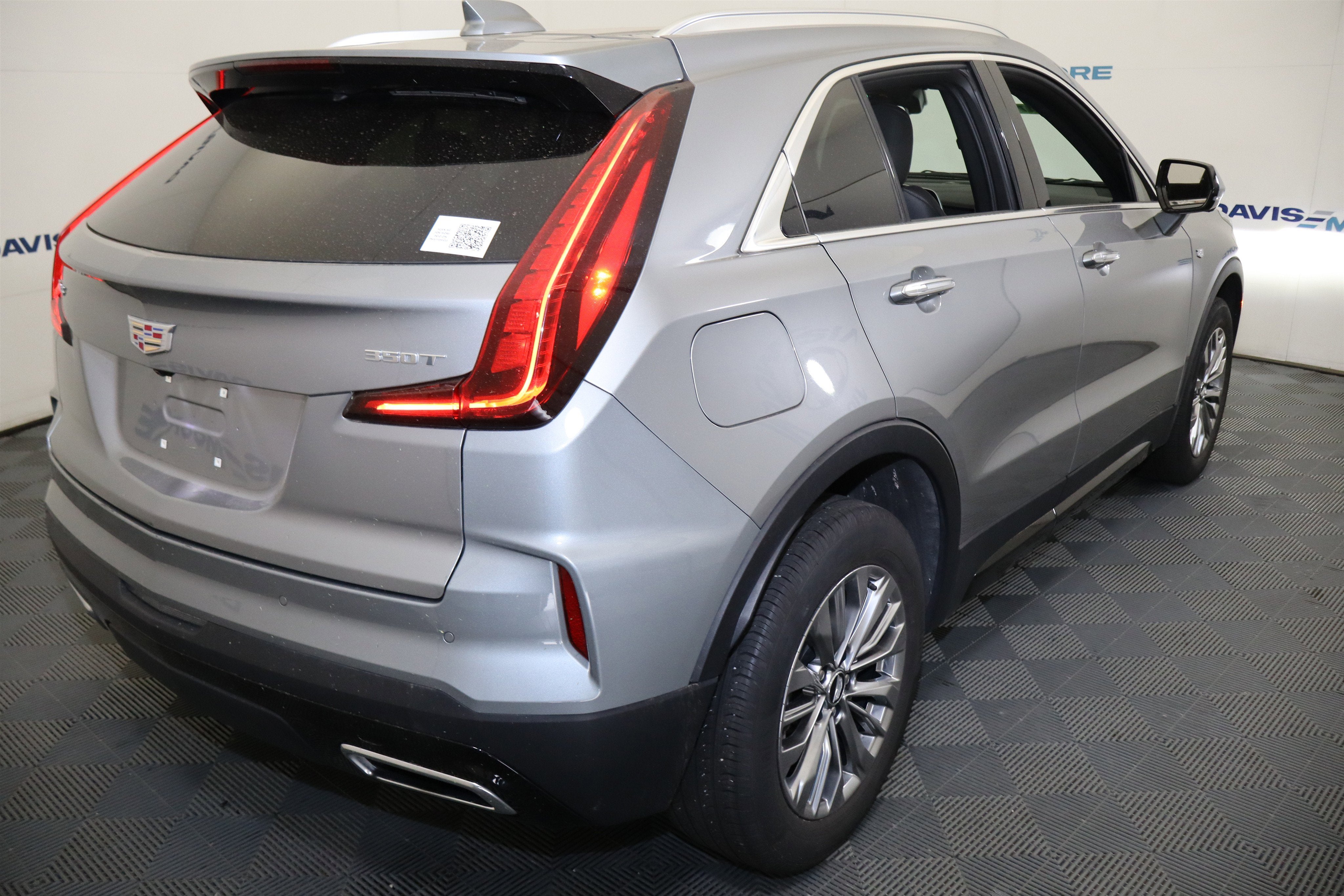 2025 Cadillac XT4 FWD Premium Luxury