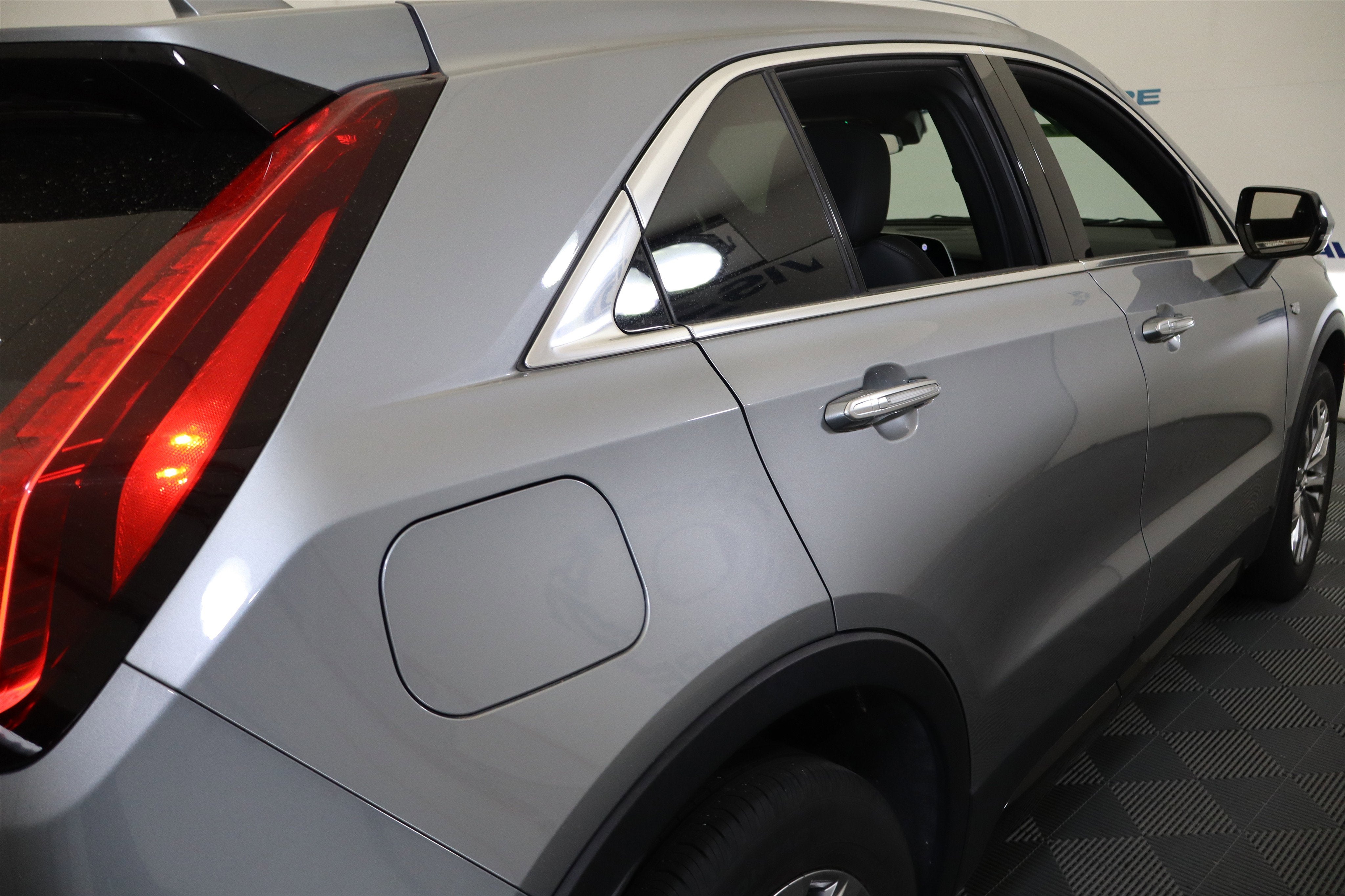 2025 Cadillac XT4 FWD Premium Luxury