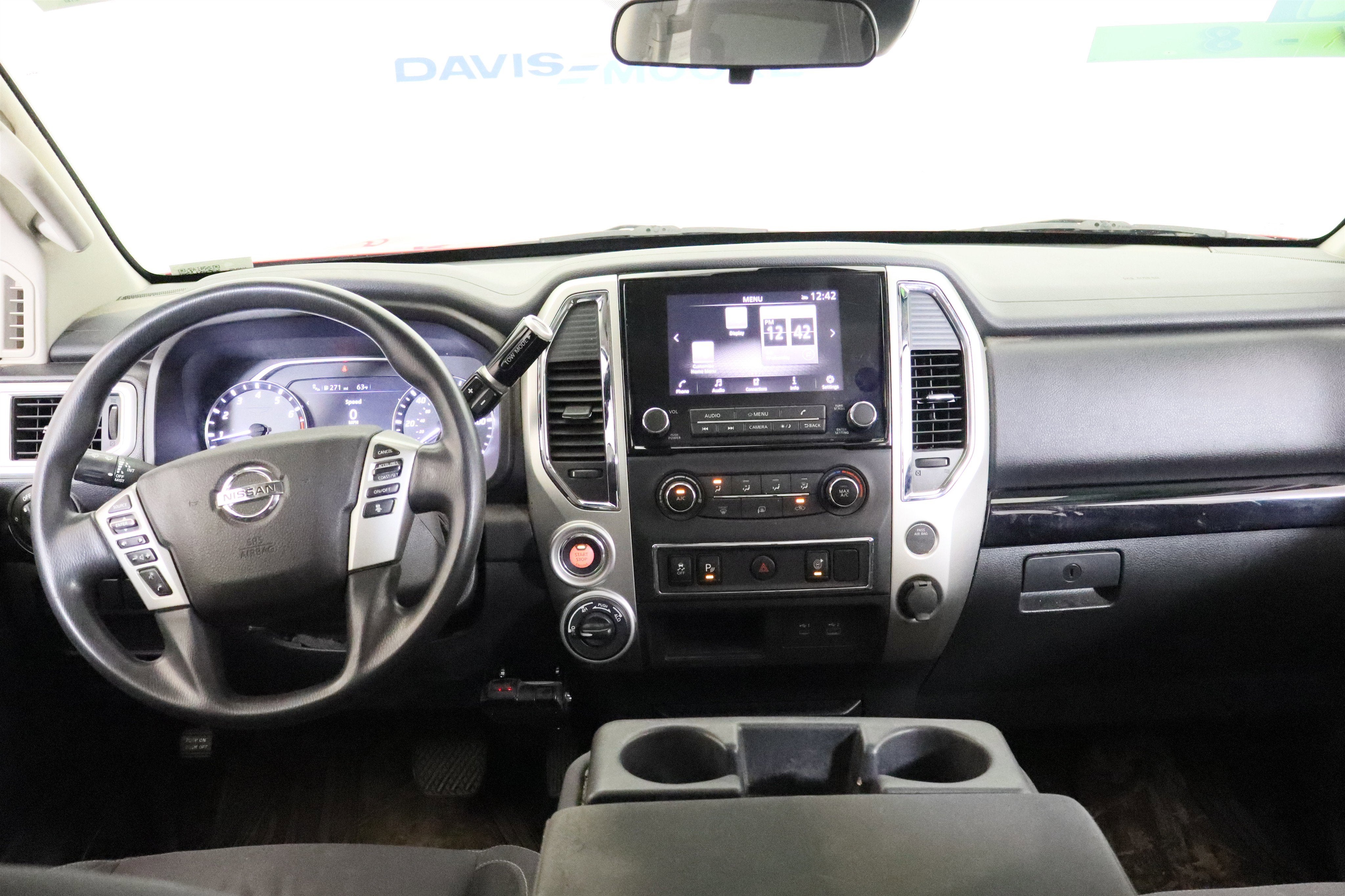 2021 Nissan Titan SV