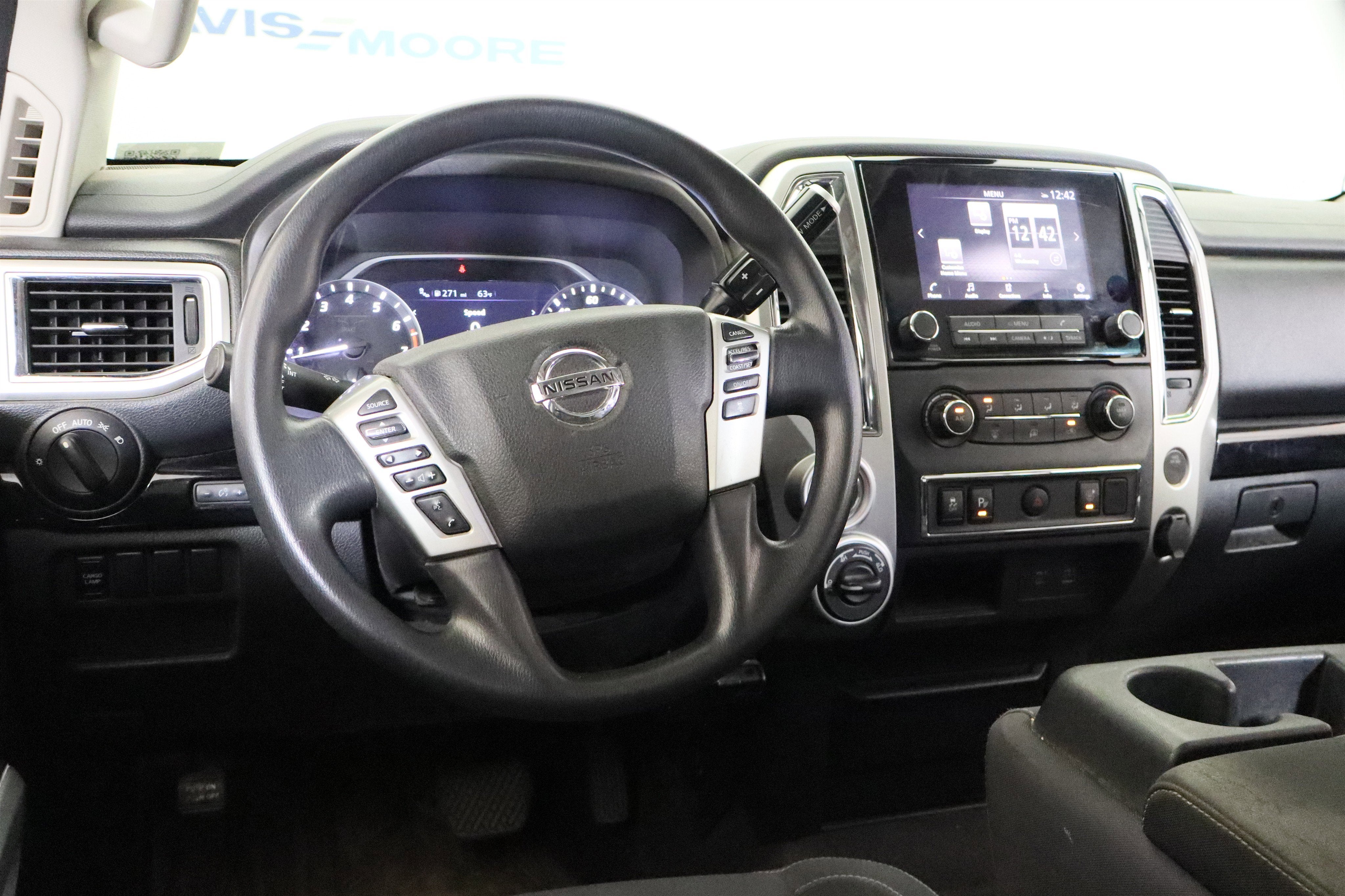 2021 Nissan Titan SV