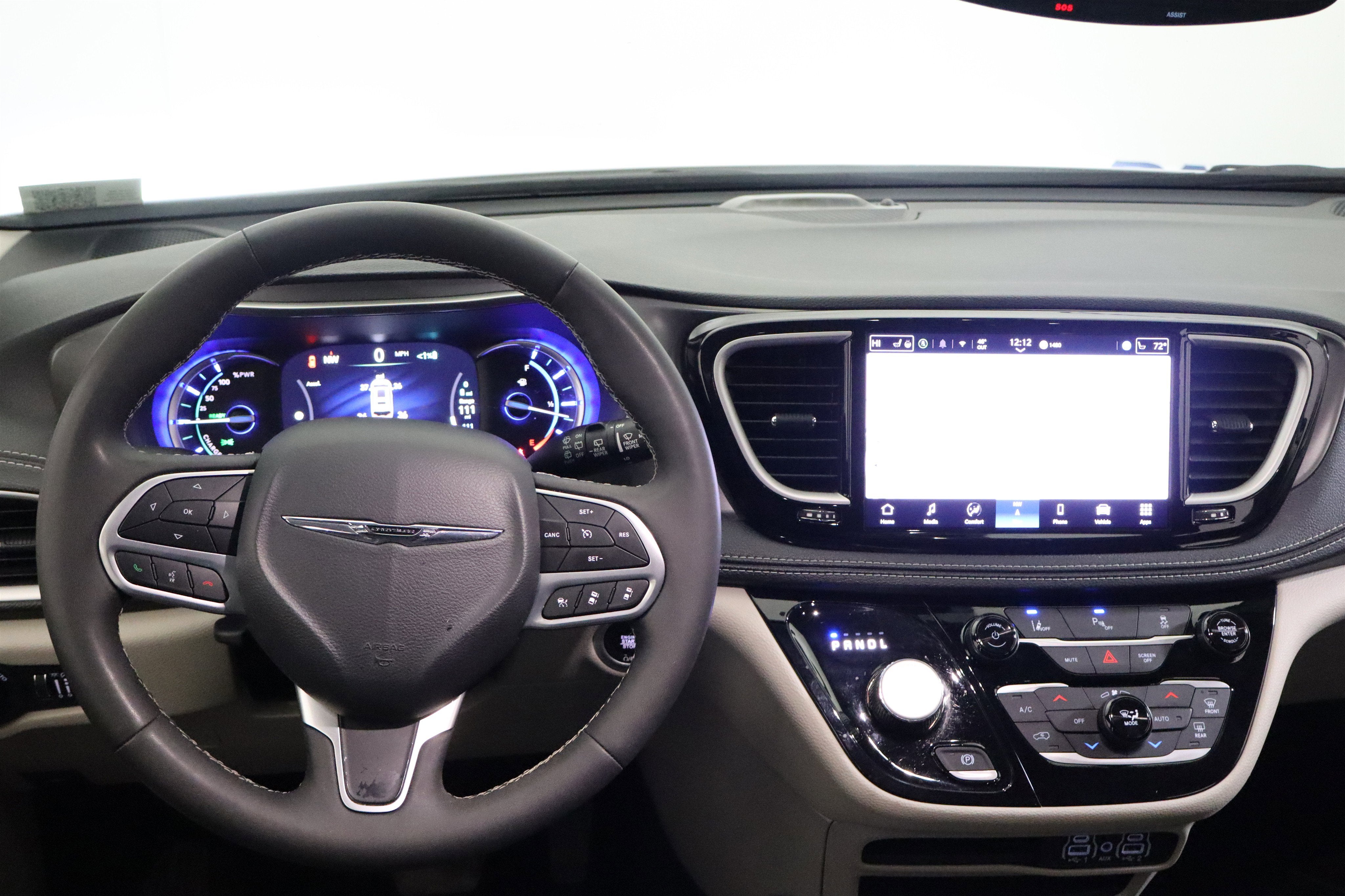 2024 Chrysler Pacifica Hybrid Select