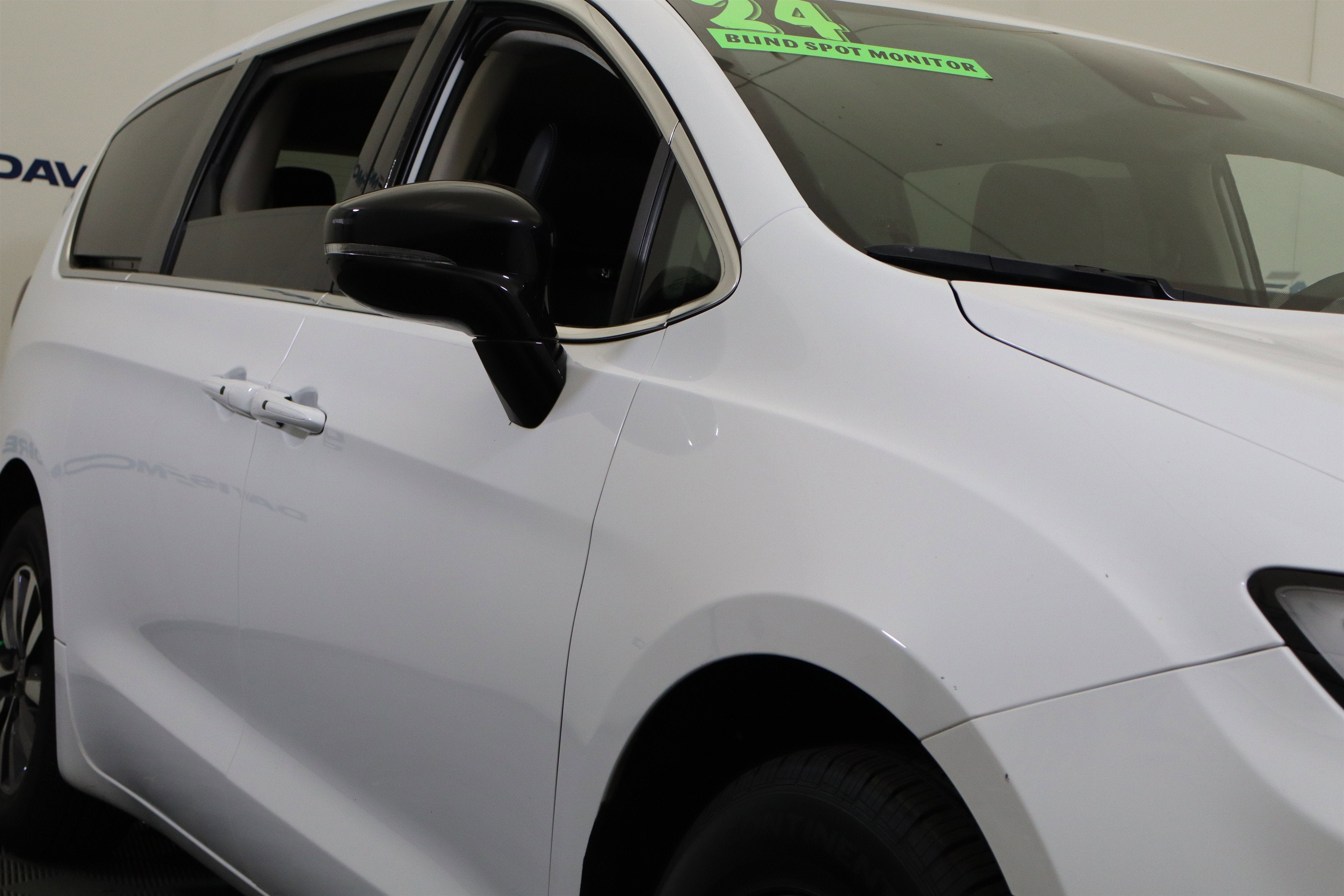 2024 Chrysler Pacifica Hybrid Select