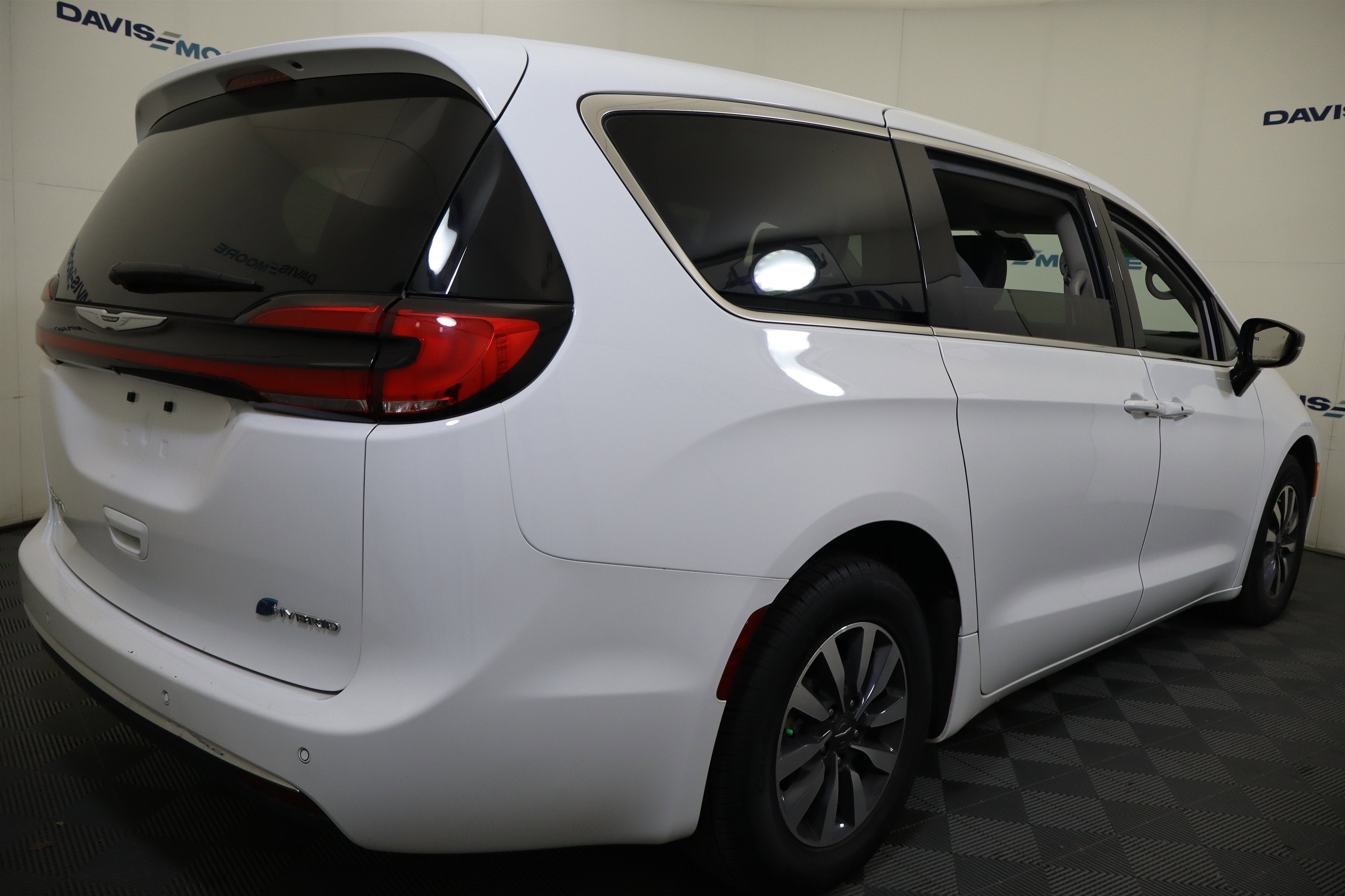 2024 Chrysler Pacifica Hybrid Select