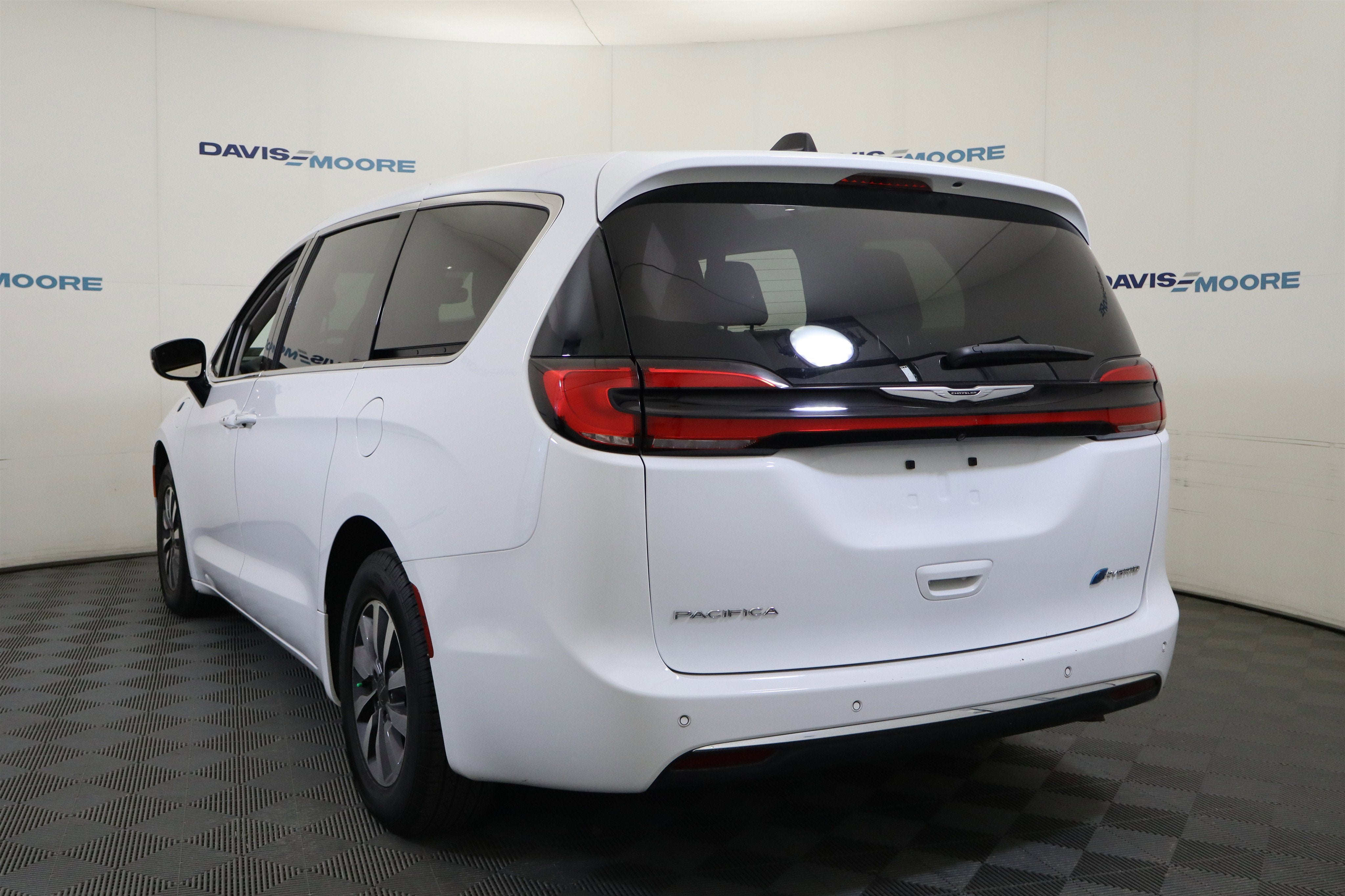 2024 Chrysler Pacifica Hybrid Select
