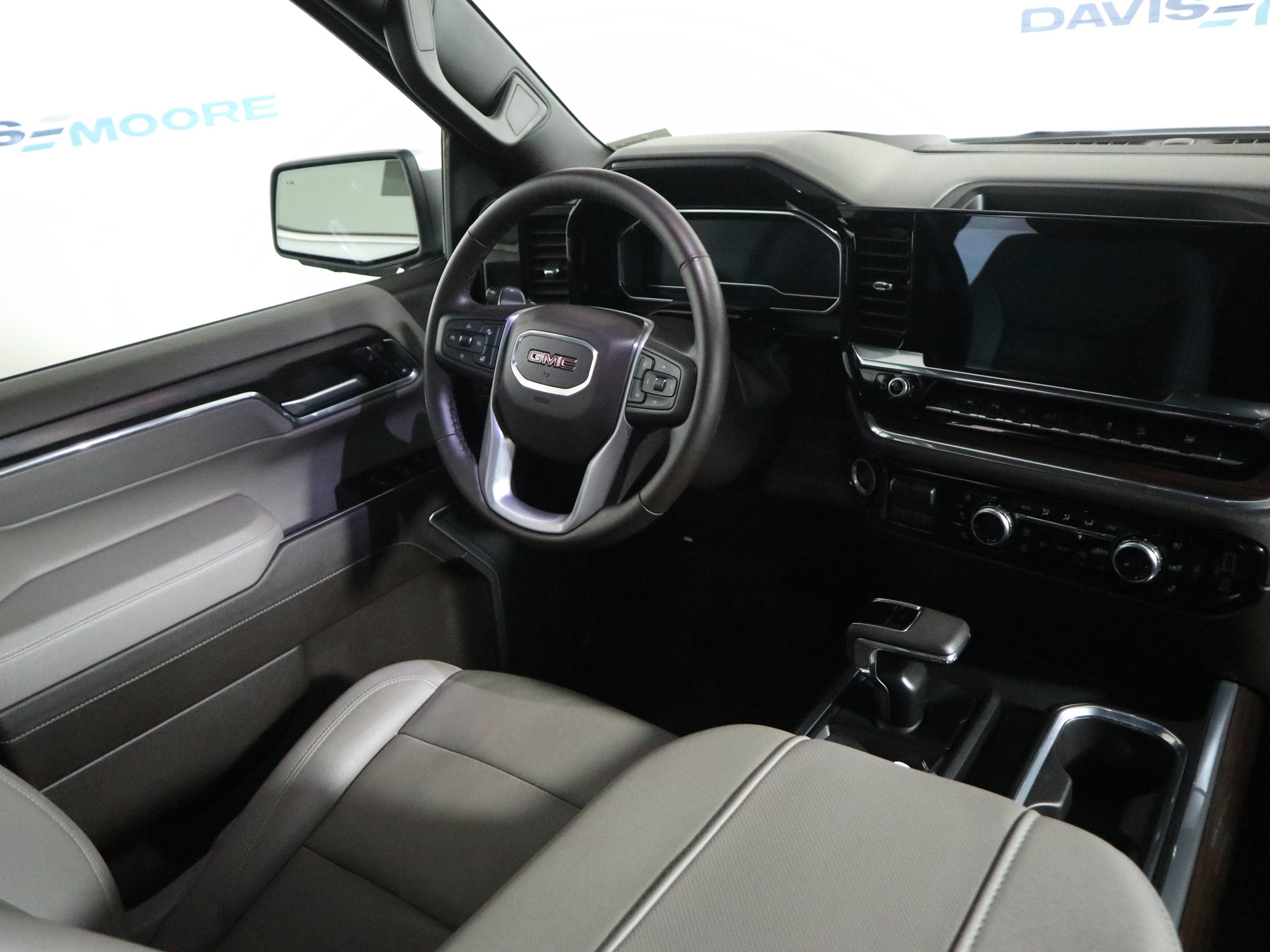 2024 GMC Sierra 1500 SLT Crew Cab 4WD
