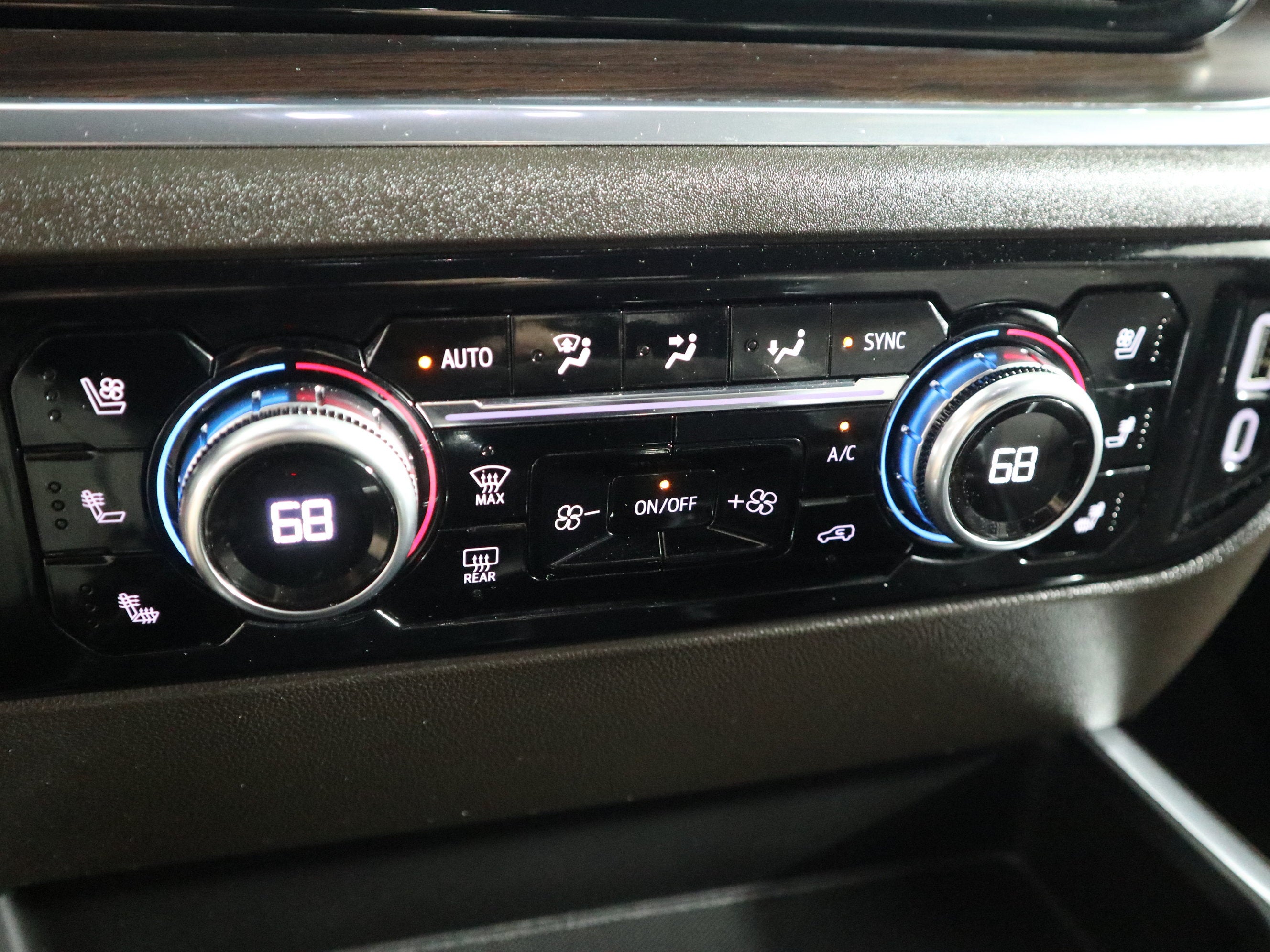 2024 GMC Sierra 1500 SLT Crew Cab 4WD