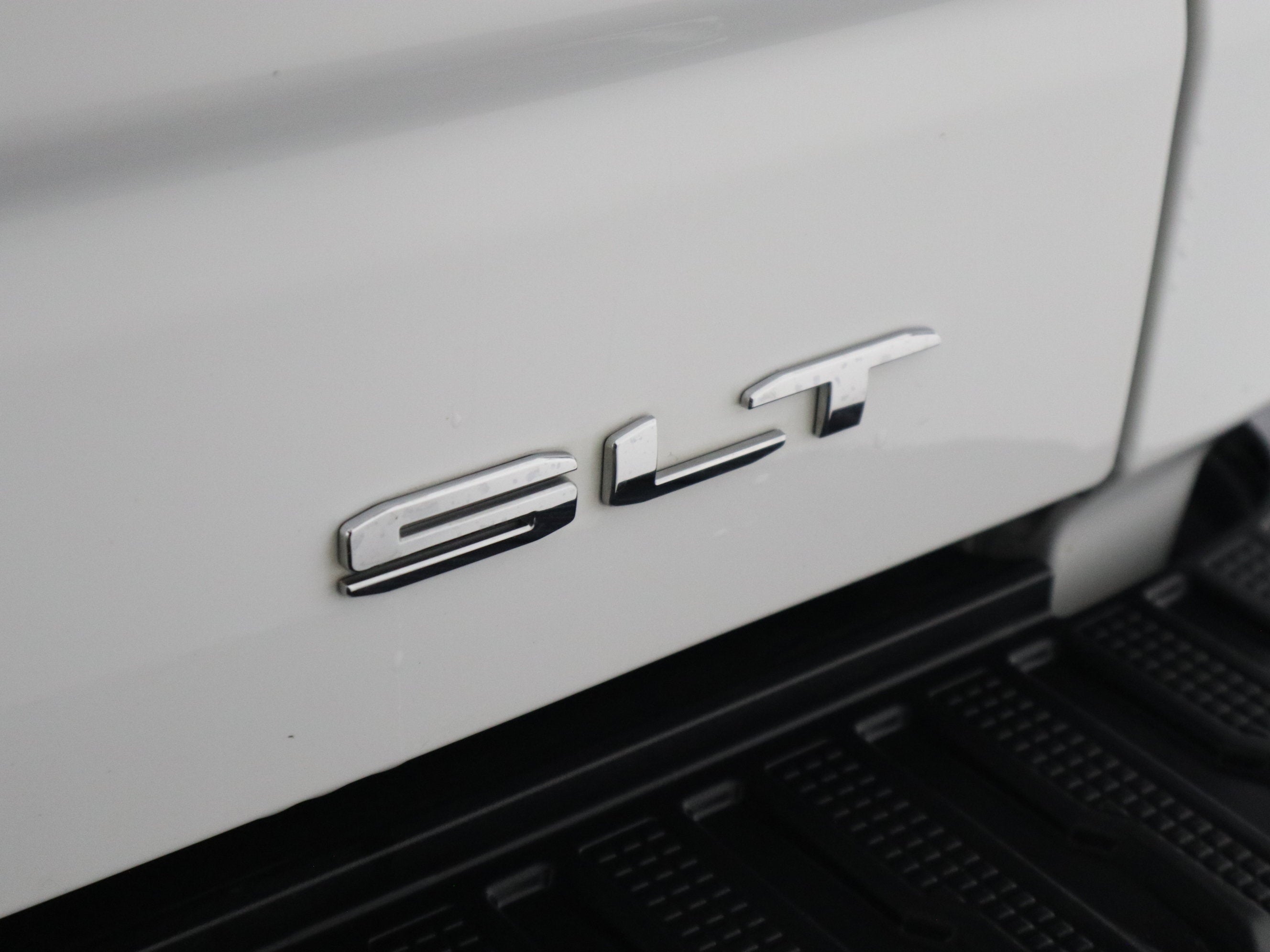2024 GMC Sierra 1500 SLT Crew Cab 4WD