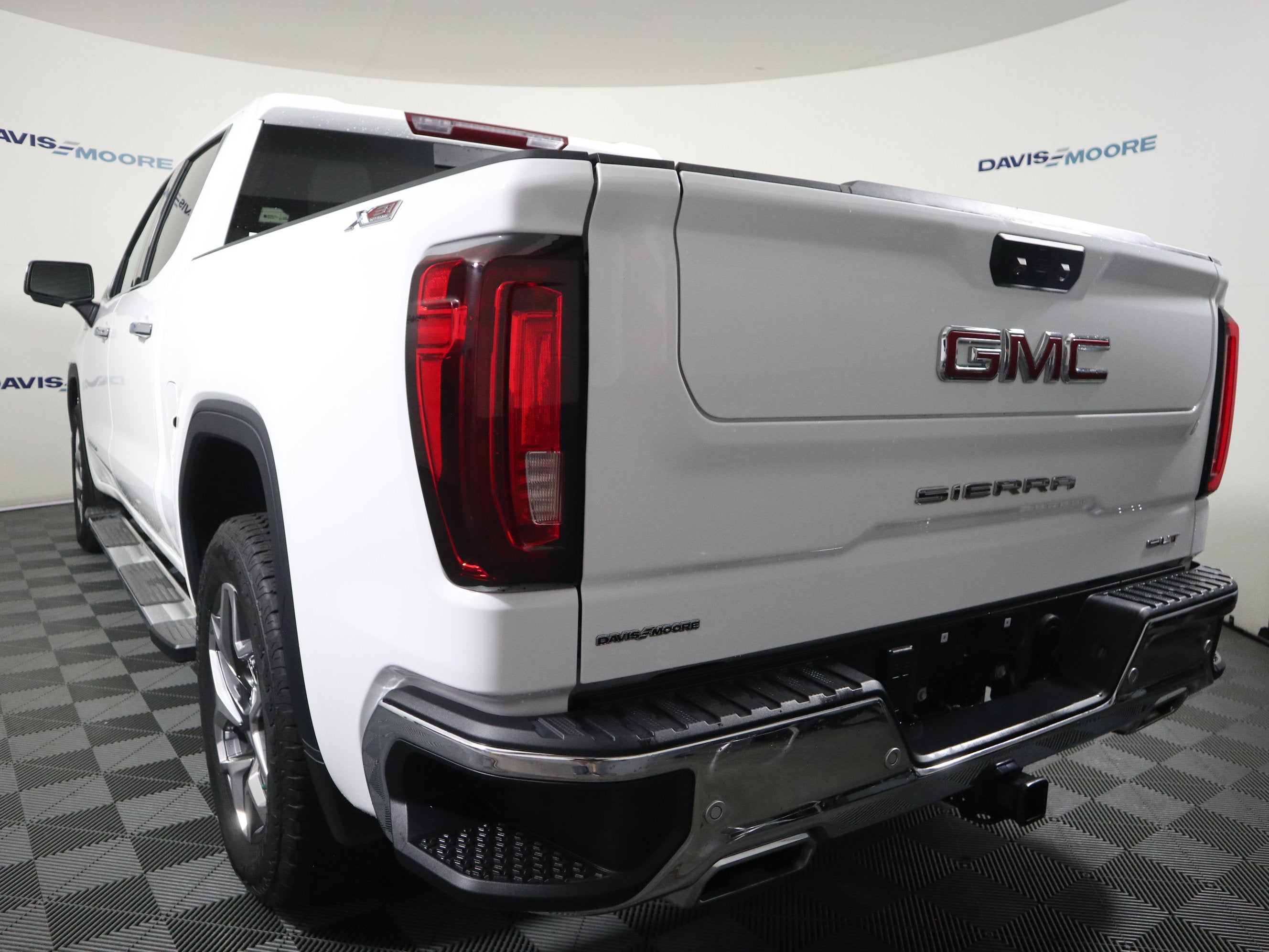 2024 GMC Sierra 1500 SLT Crew Cab 4WD