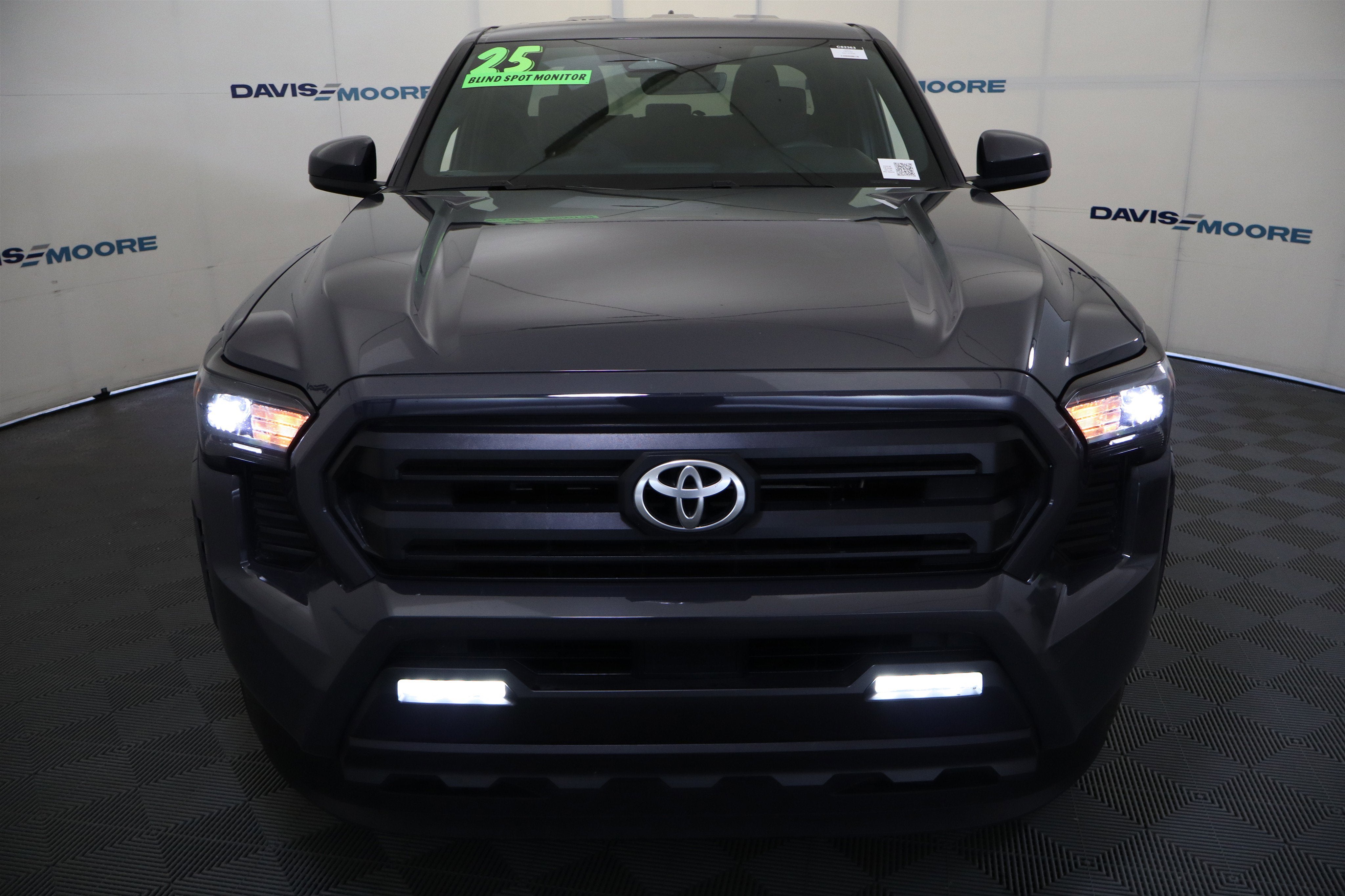 2025 Toyota Tacoma 4WD SR5