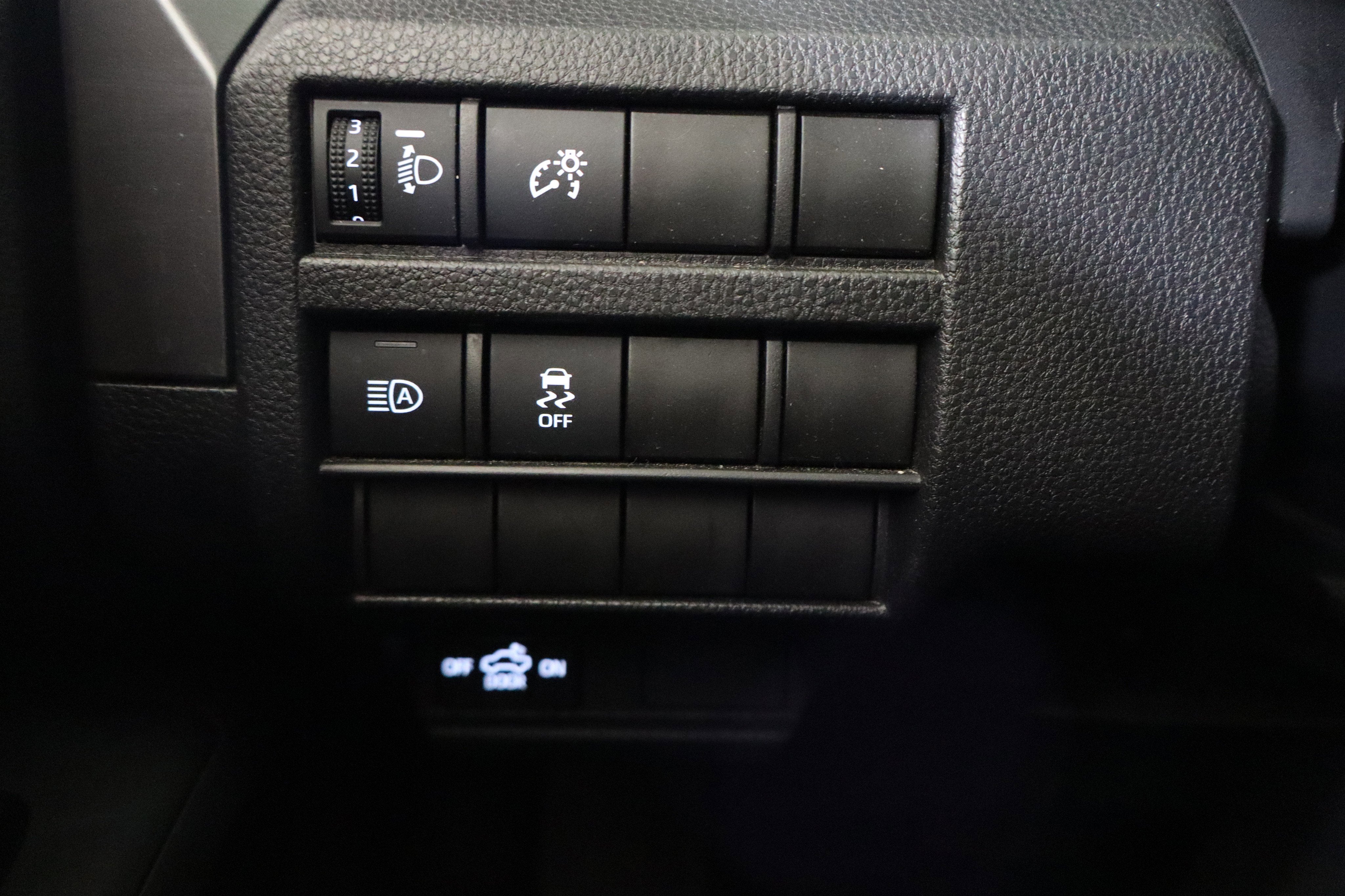 2025 Toyota Tacoma 4WD SR5